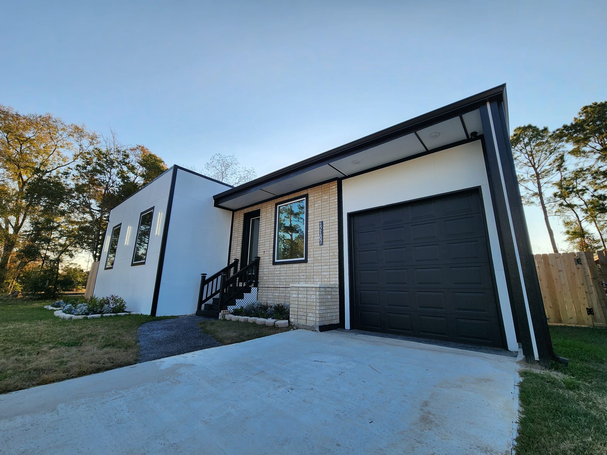 12107 Haroldson Forest Drive Property Photo 10