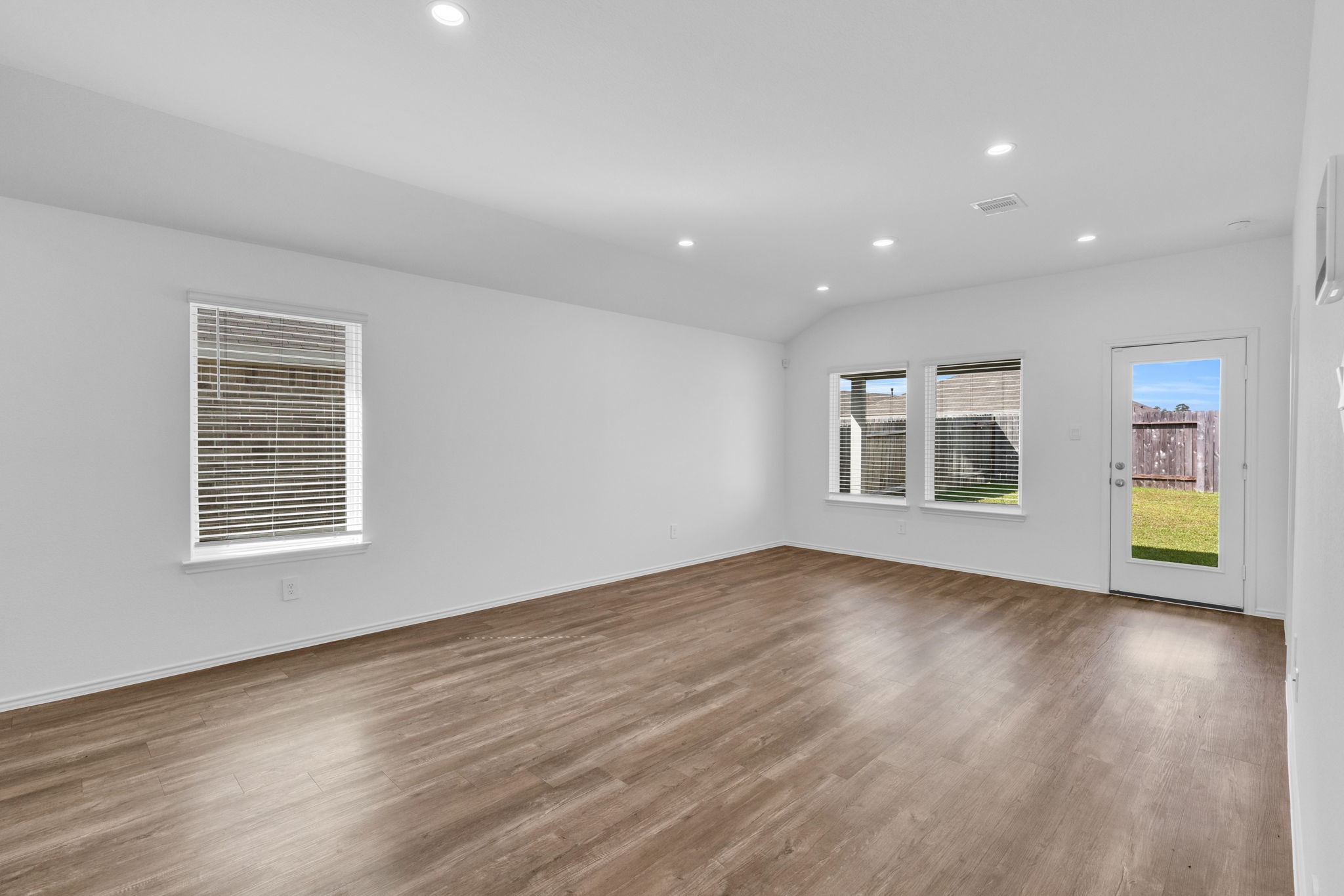 24443 Elmwood Falls Drive Property Photo 8