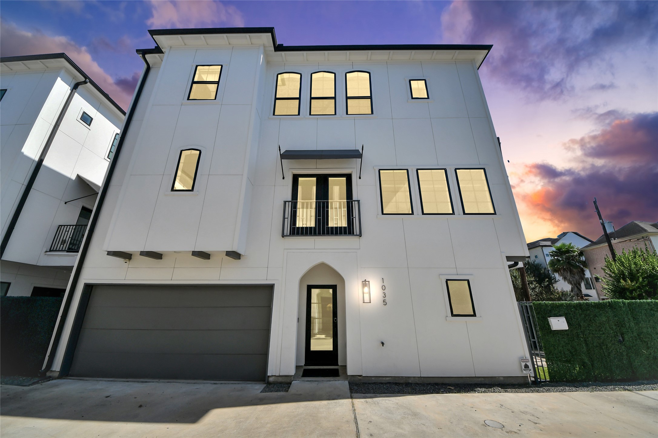 1035 W 24th Street Property Photo 1