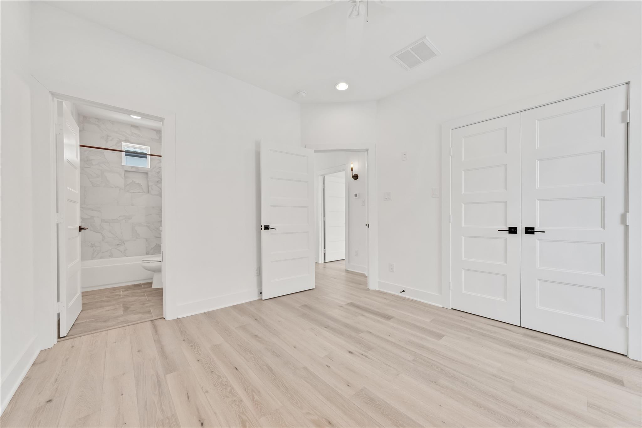 1035 W 24th Street Property Photo 38
