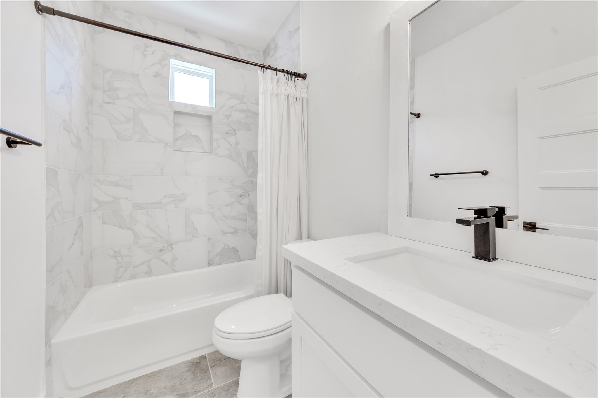 1035 W 24th Street Property Photo 39