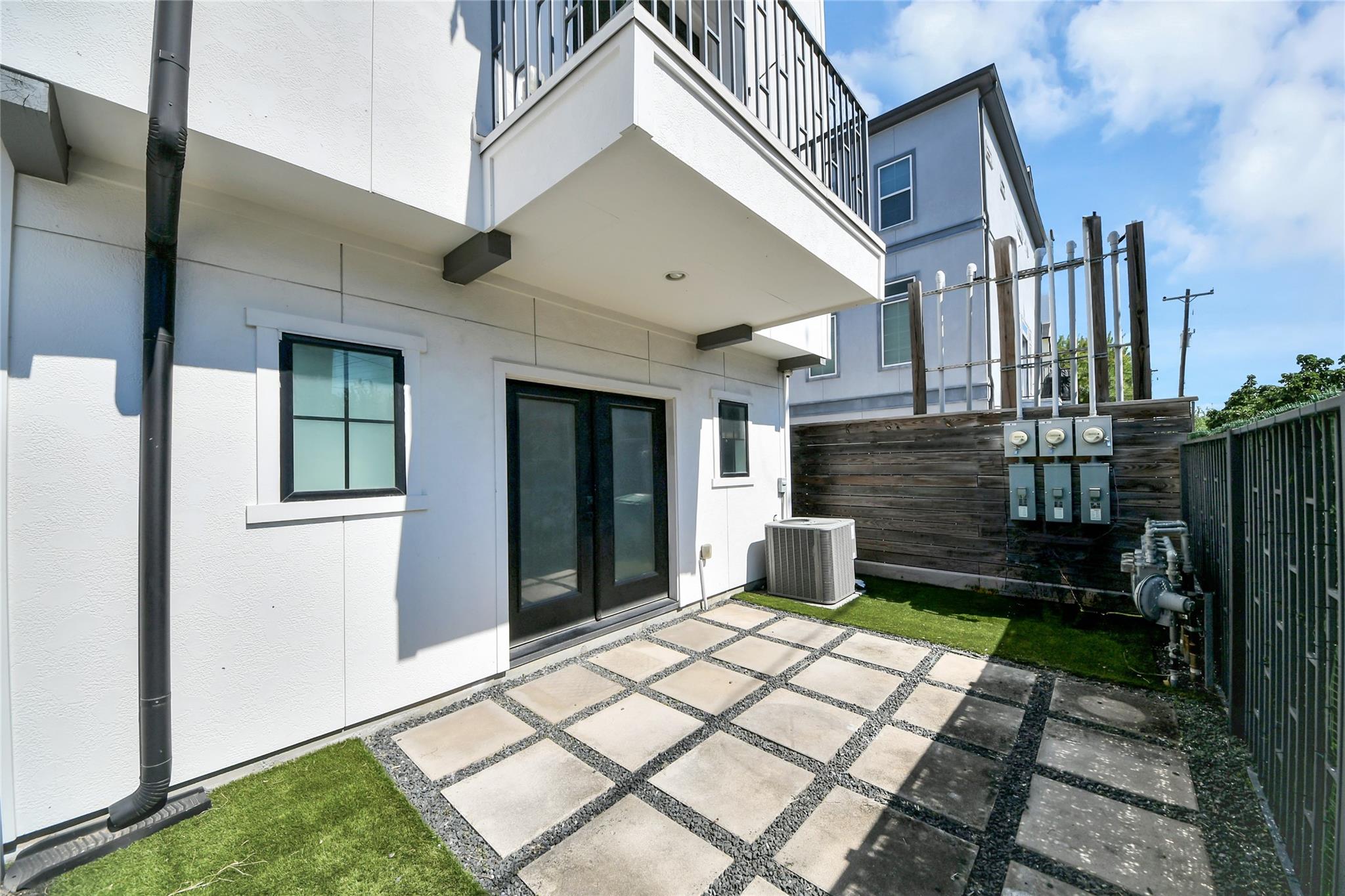 1035 W 24th Street Property Photo 45