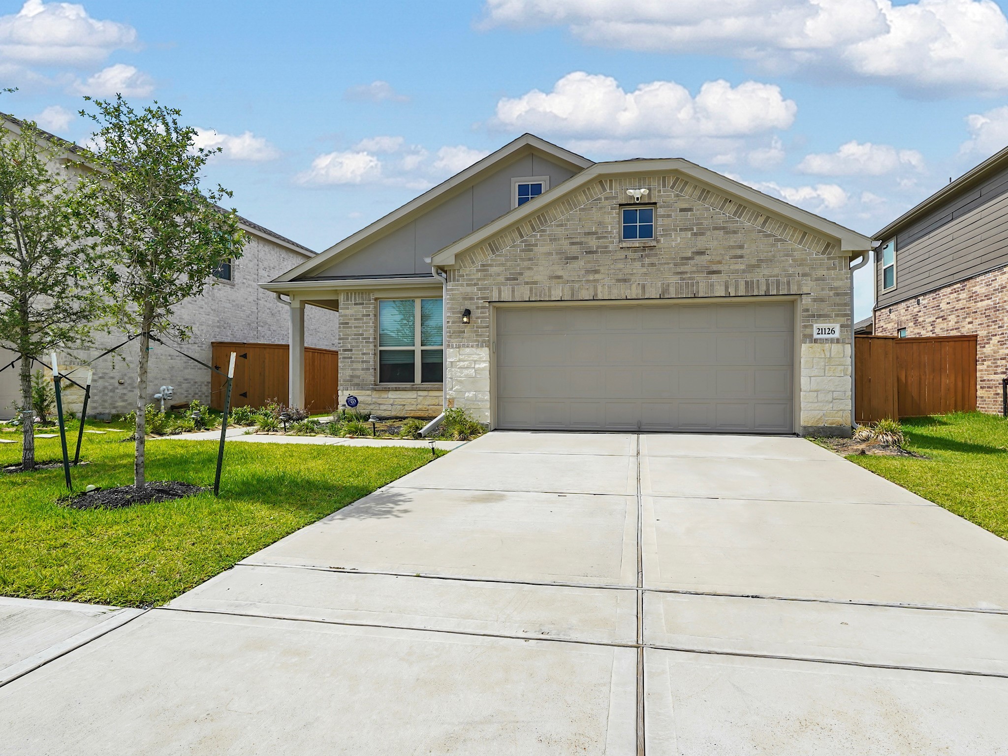 21126 Turtle Glen Lane Property Photo 1