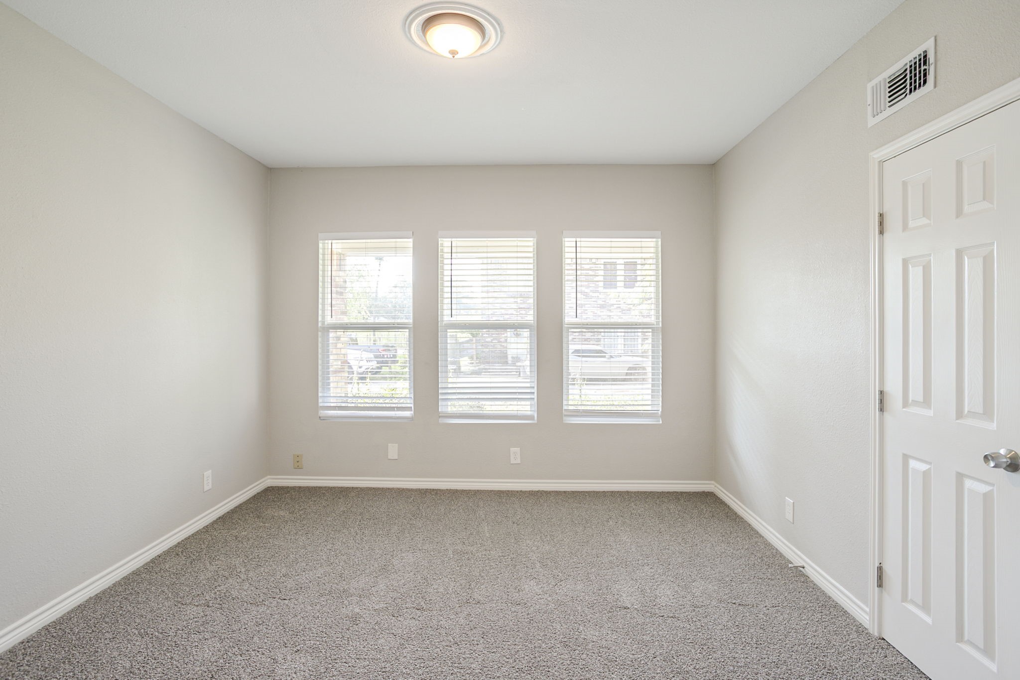 934 Lehman Street Property Photo 18