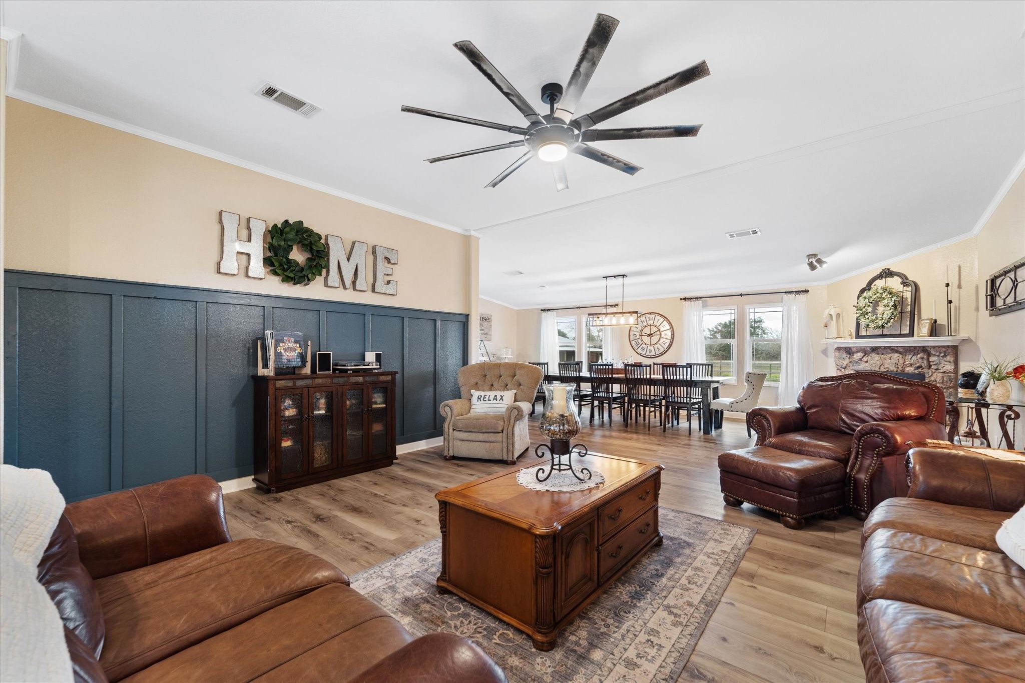 1815 Thomas Road Property Photo 1