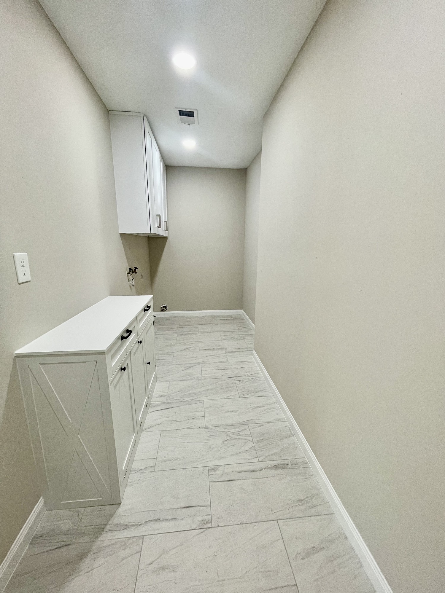 1811 Hanbury Court Property Photo 11