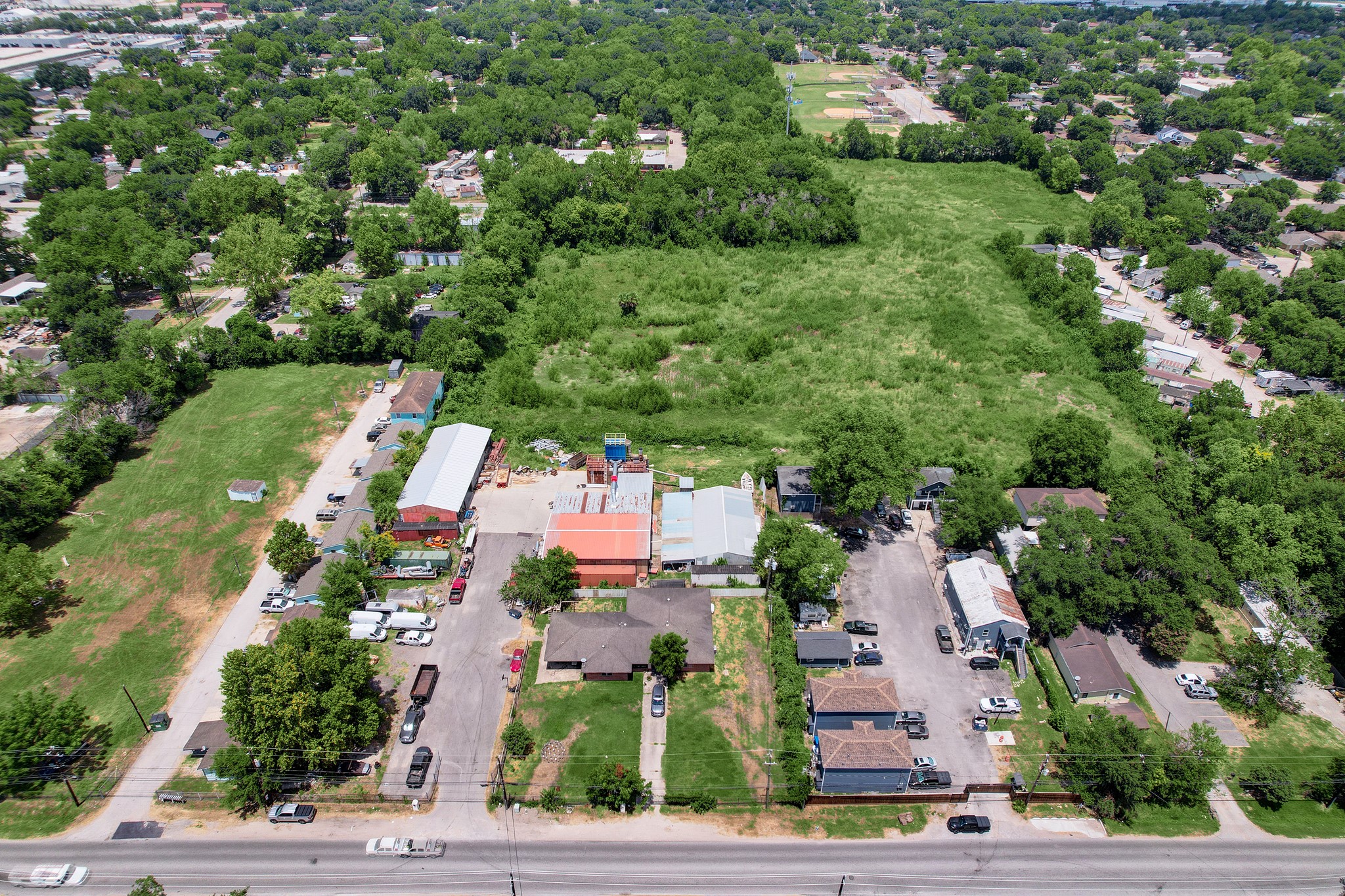 230 W Canino Road Property Photo 5