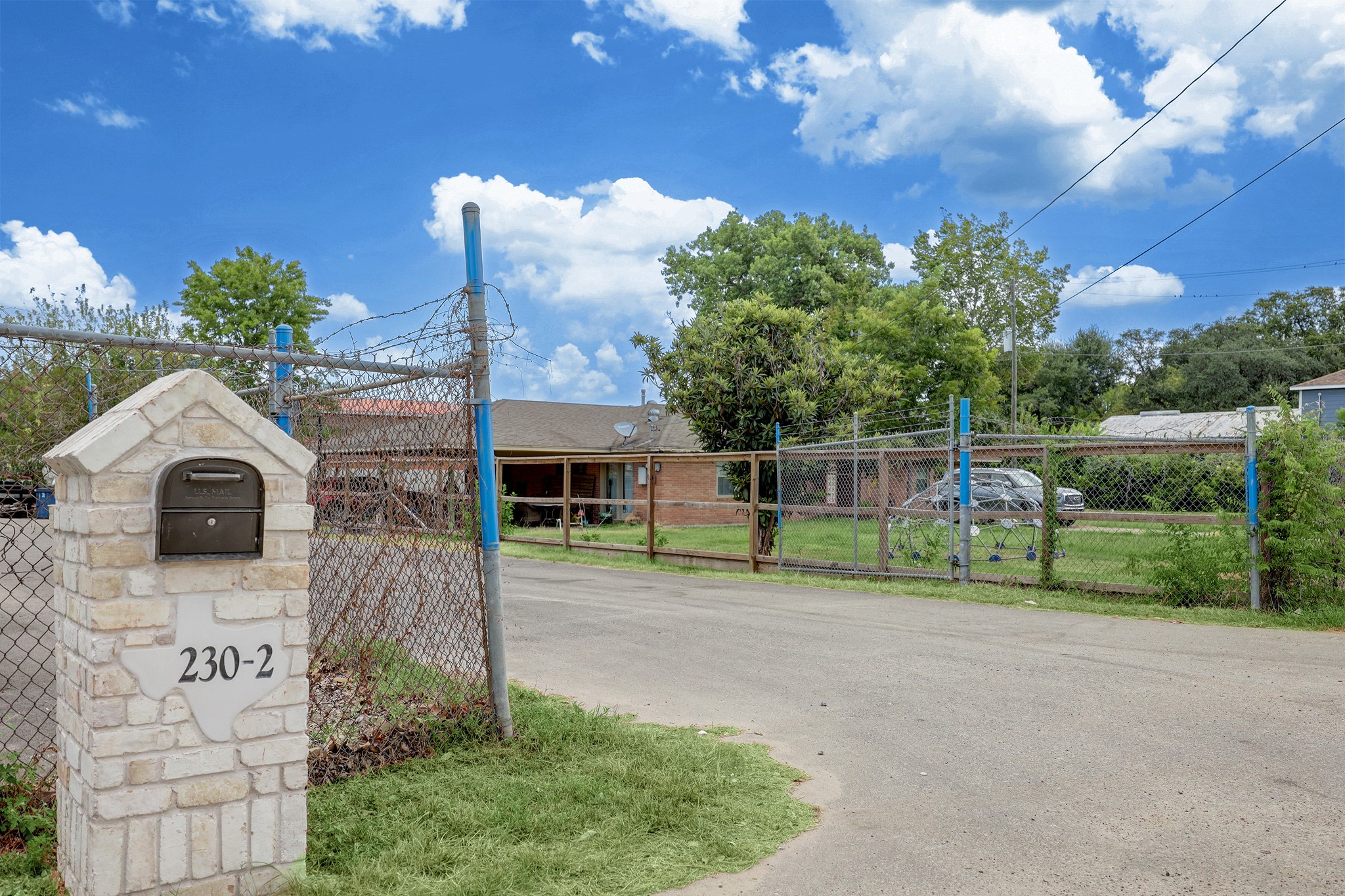 230 W Canino Road Property Photo 10