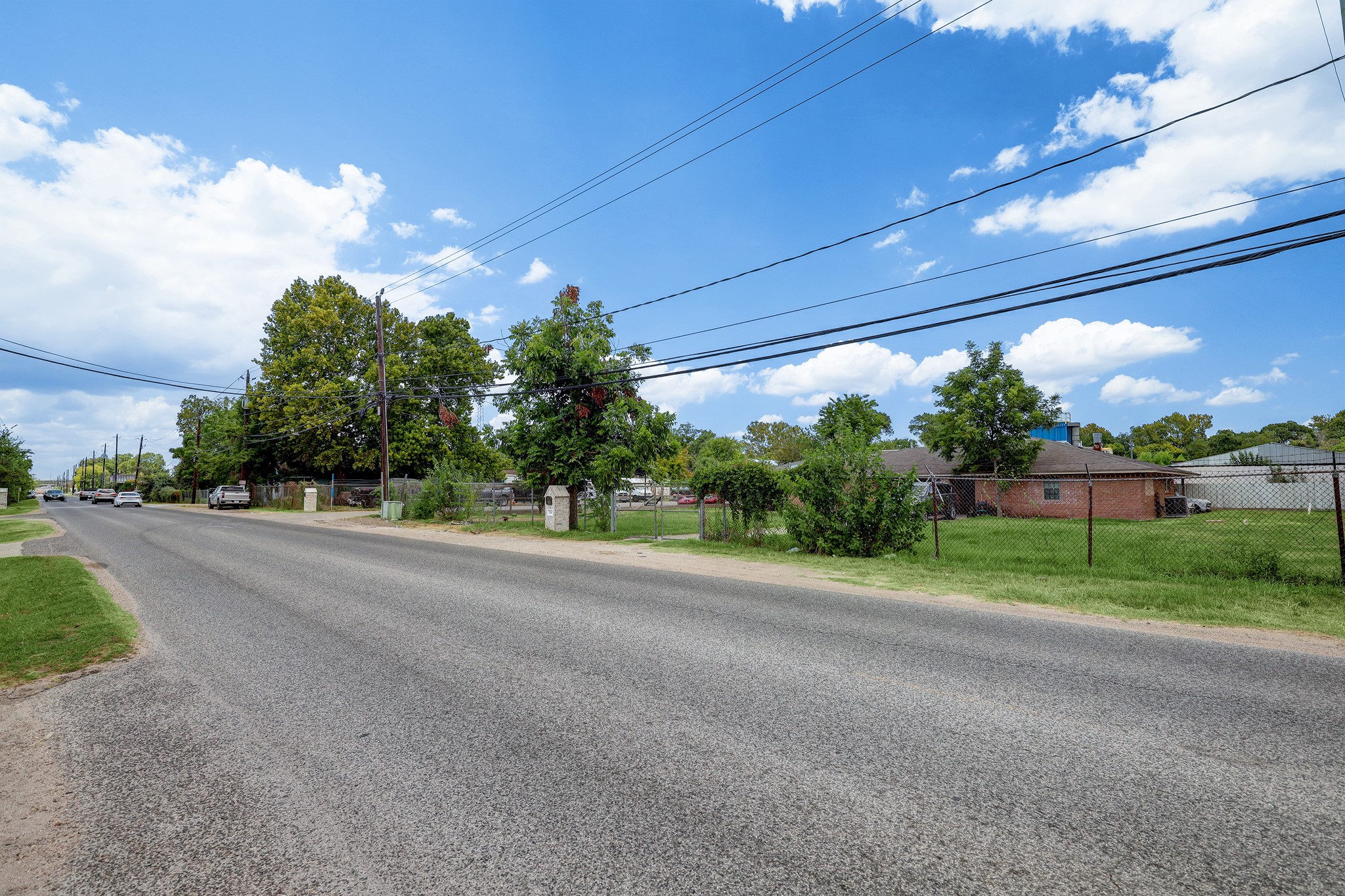 230 W Canino Road Property Photo 16