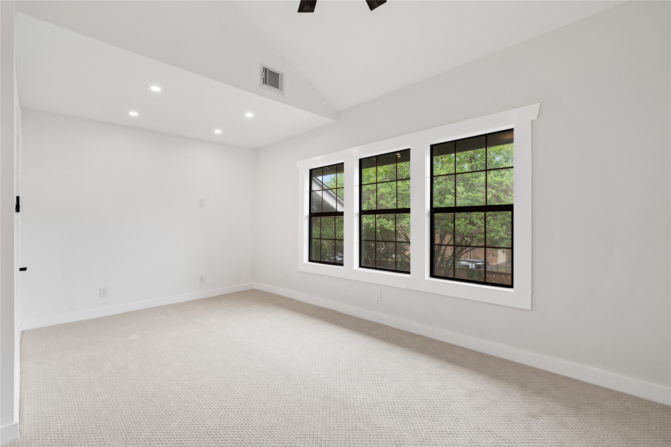 1210 Hawthorne Street Property Photo 23
