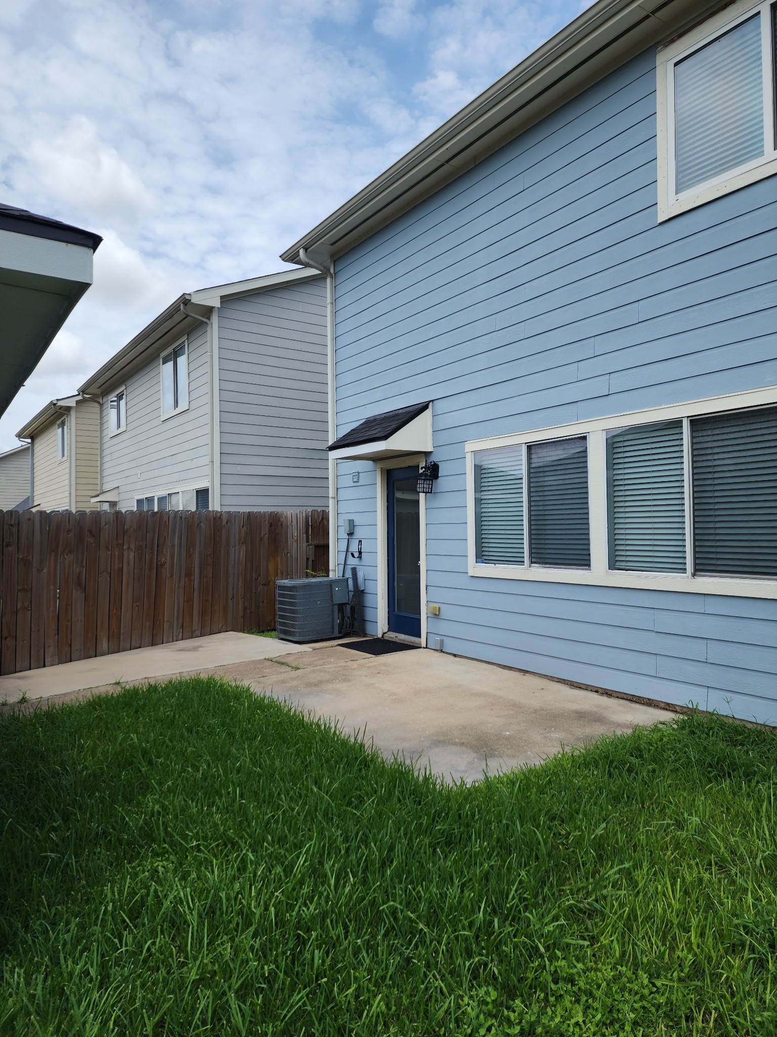 11929 Sanspereil Drive Property Photo 11