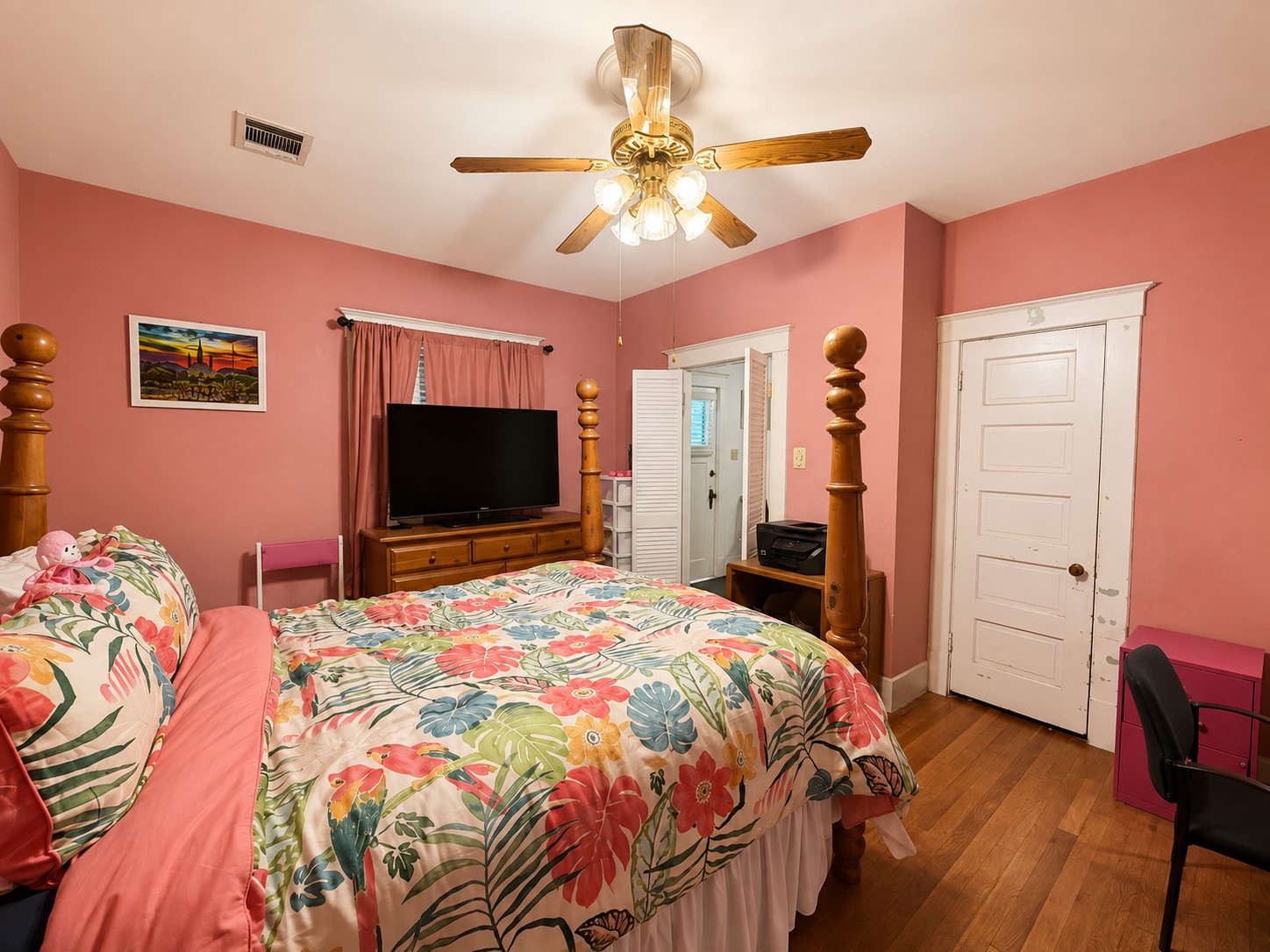 1012 W Adoue Street Property Photo 14