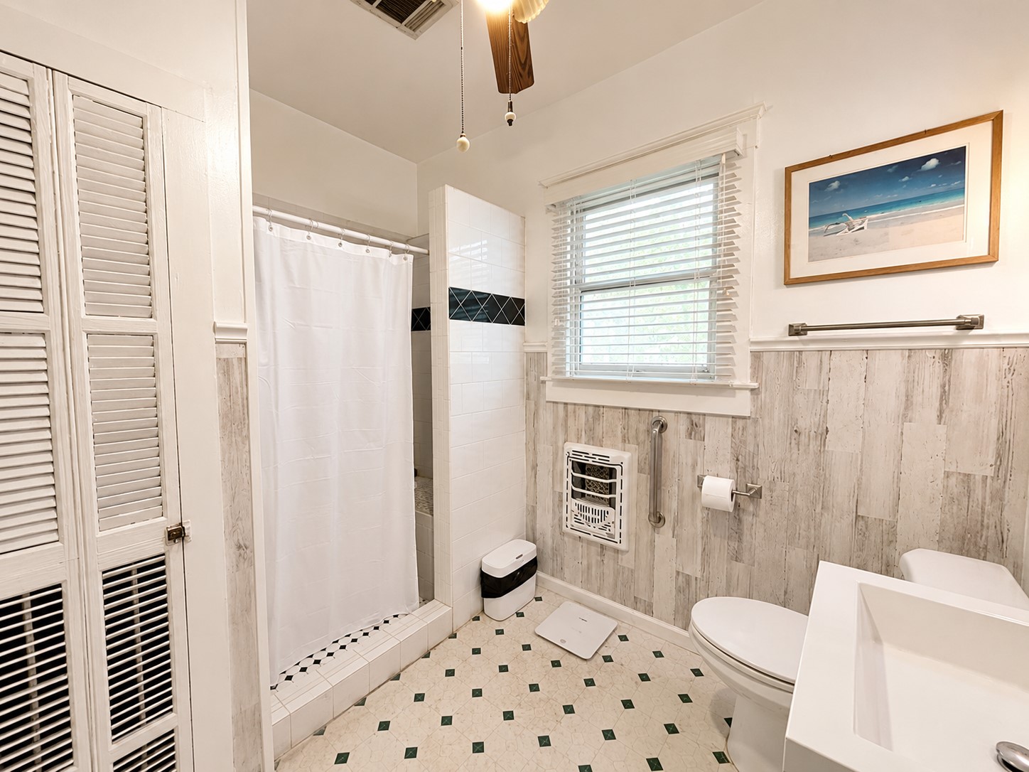 1012 W Adoue Street Property Photo 16