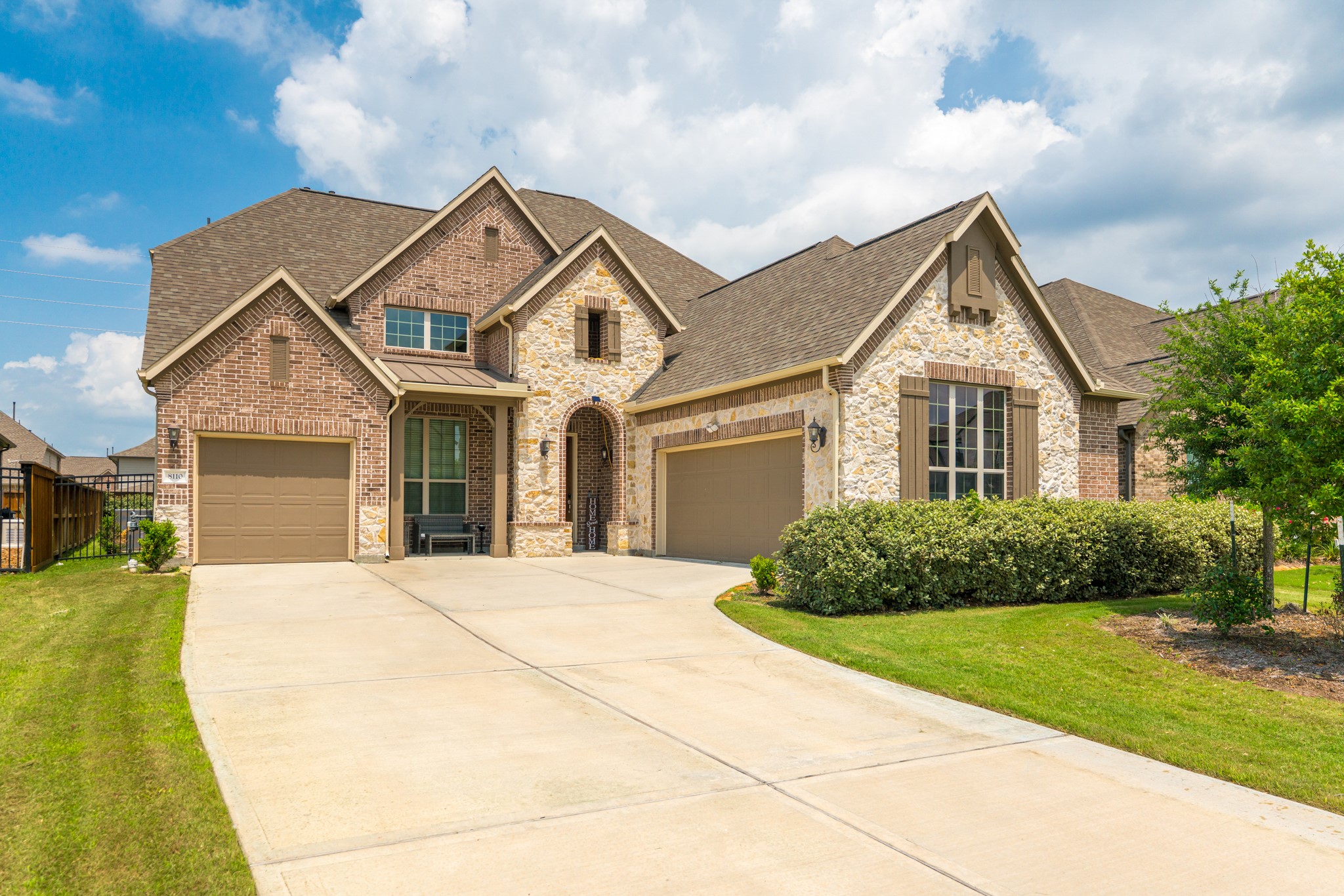 8110 Copper Rock Drive Property Photo 1