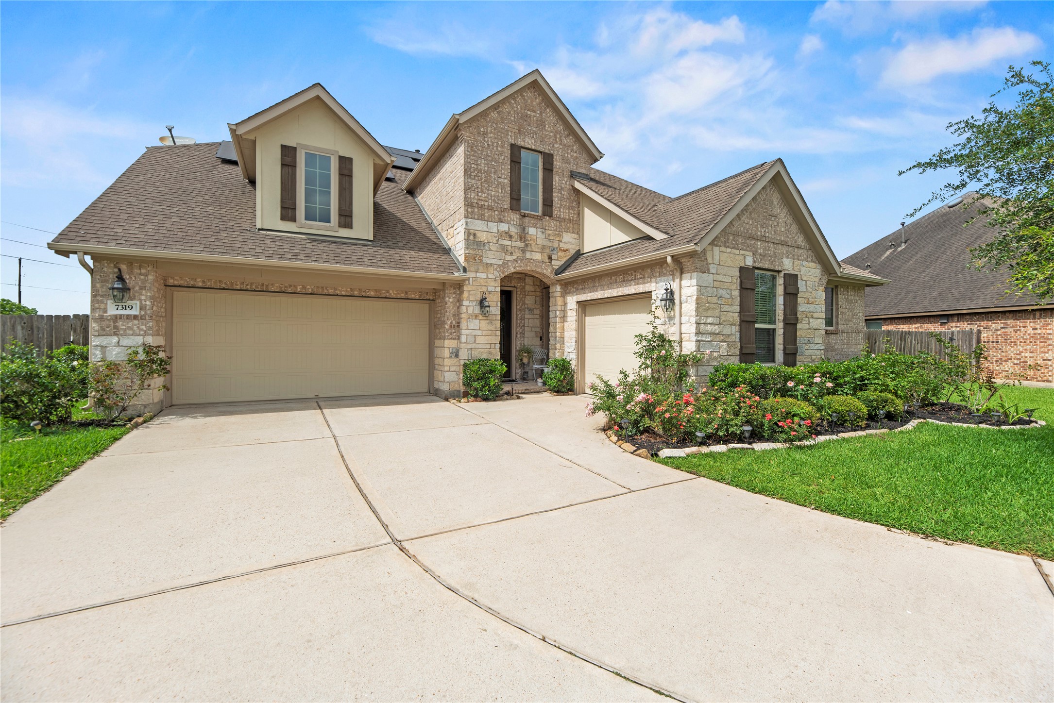 7319 Enchanted Island Lane Property Photo