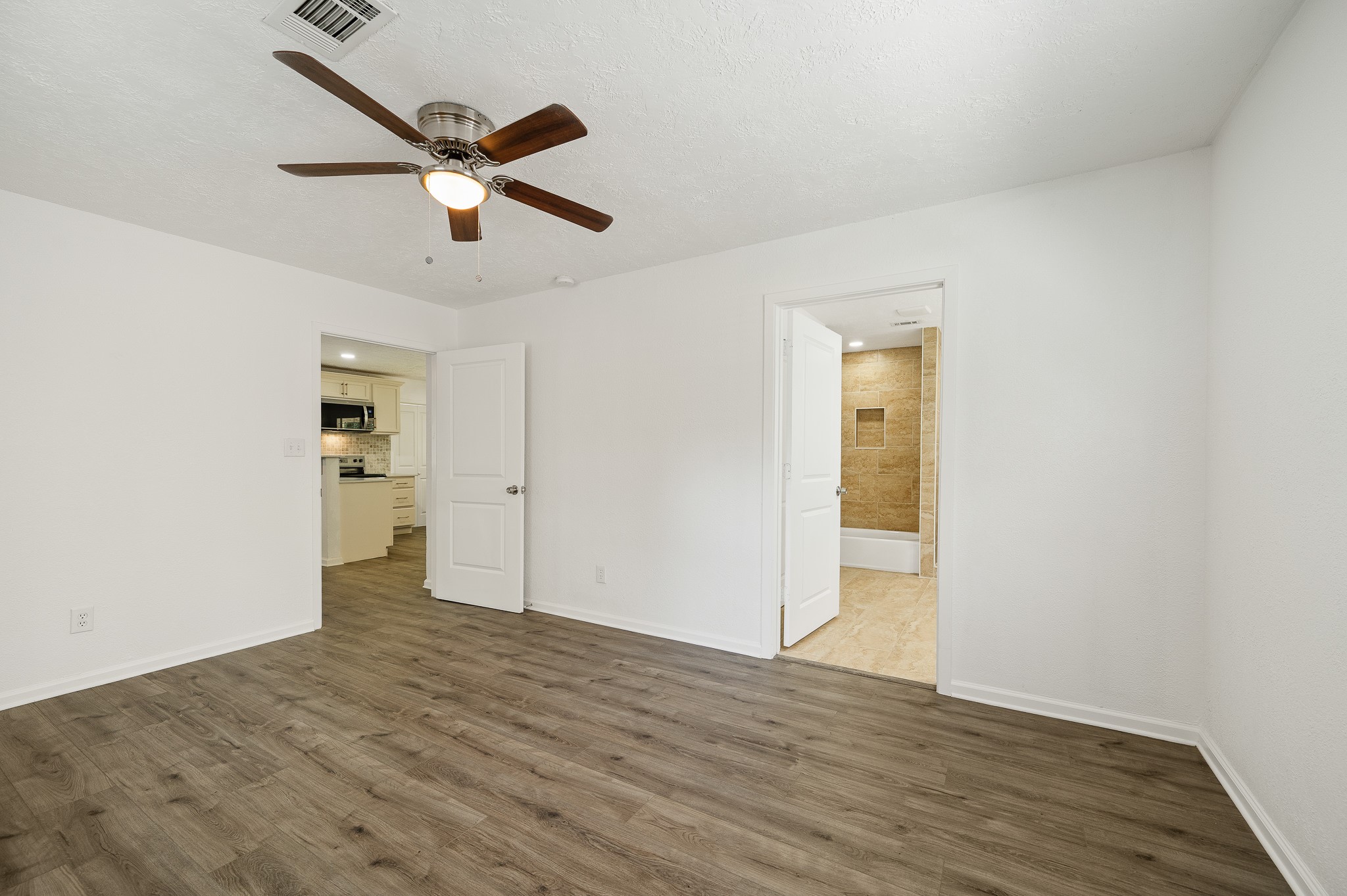 61 Hicks Loop W Property Photo 18