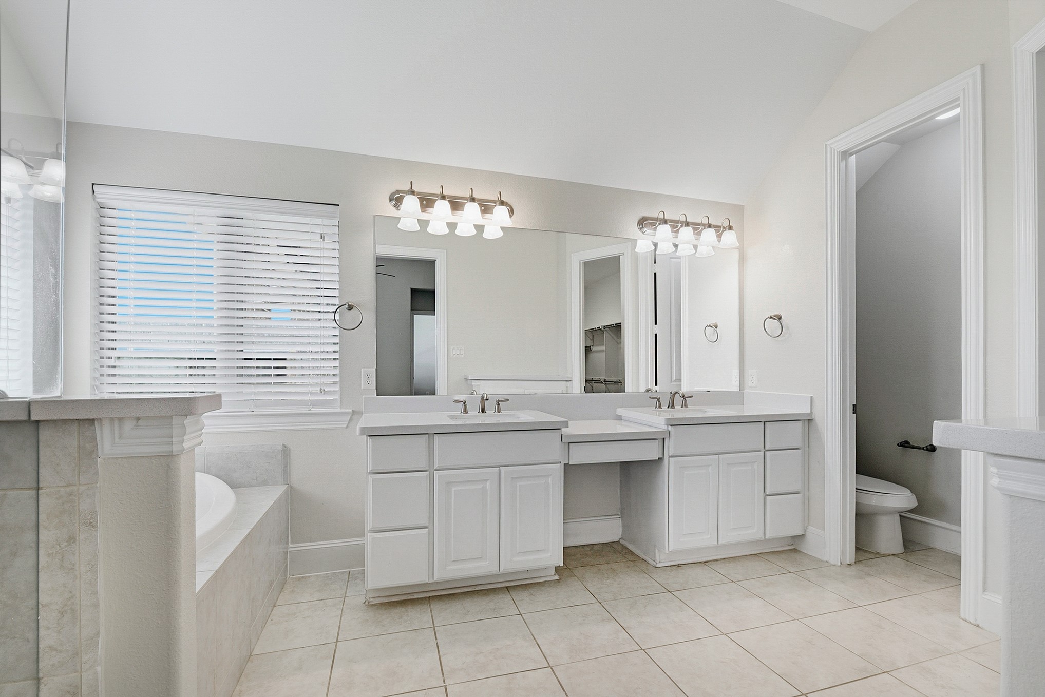 2226 Falcon Brook Drive Property Photo 22