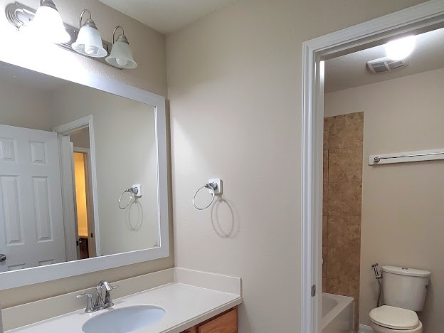 10007 Shire Green Lane Property Photo 48