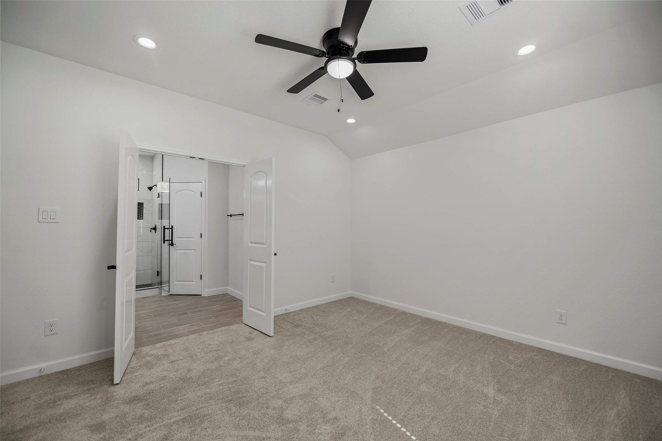 1078 Saint Clair Street B Property Photo 26