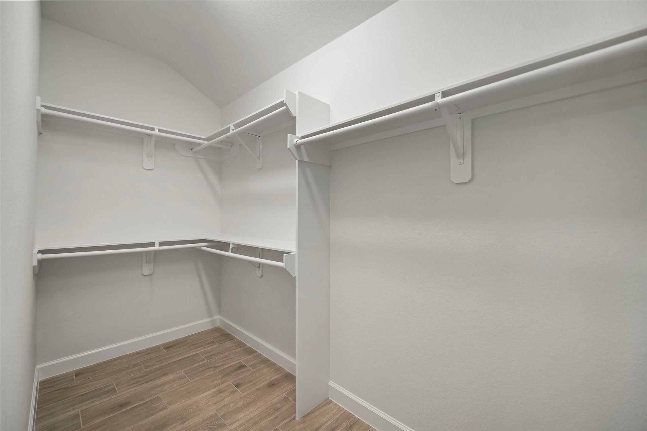 1078 Saint Clair Street B Property Photo 30