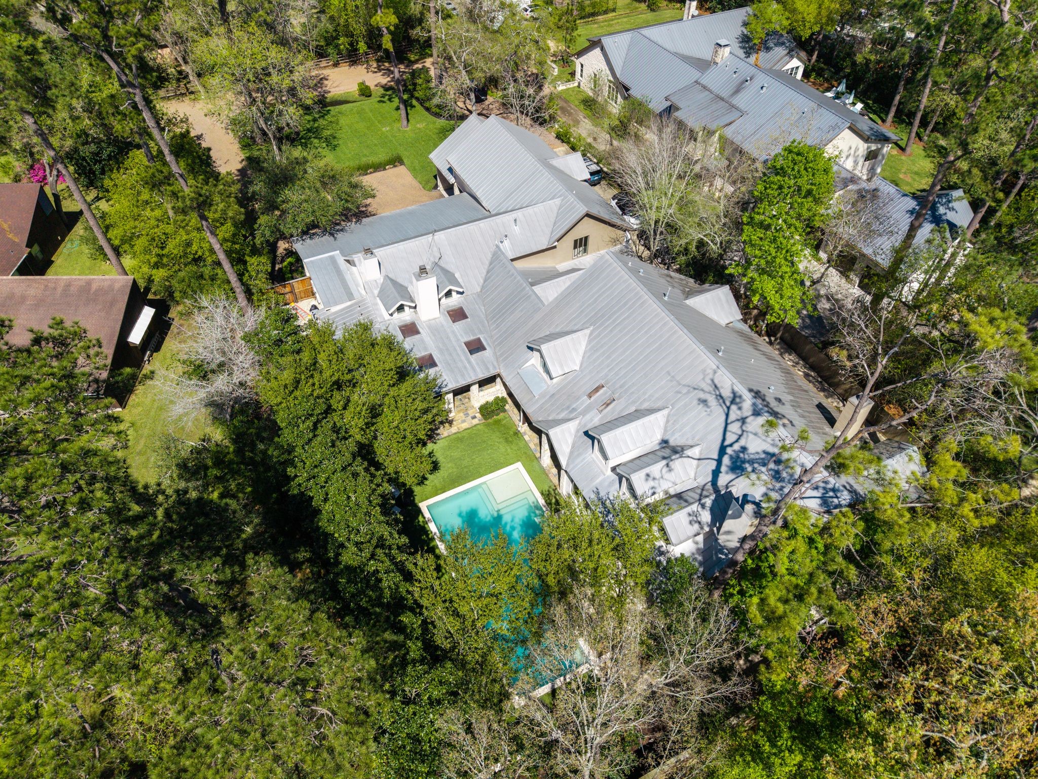354 Piney Point Road Property Photo