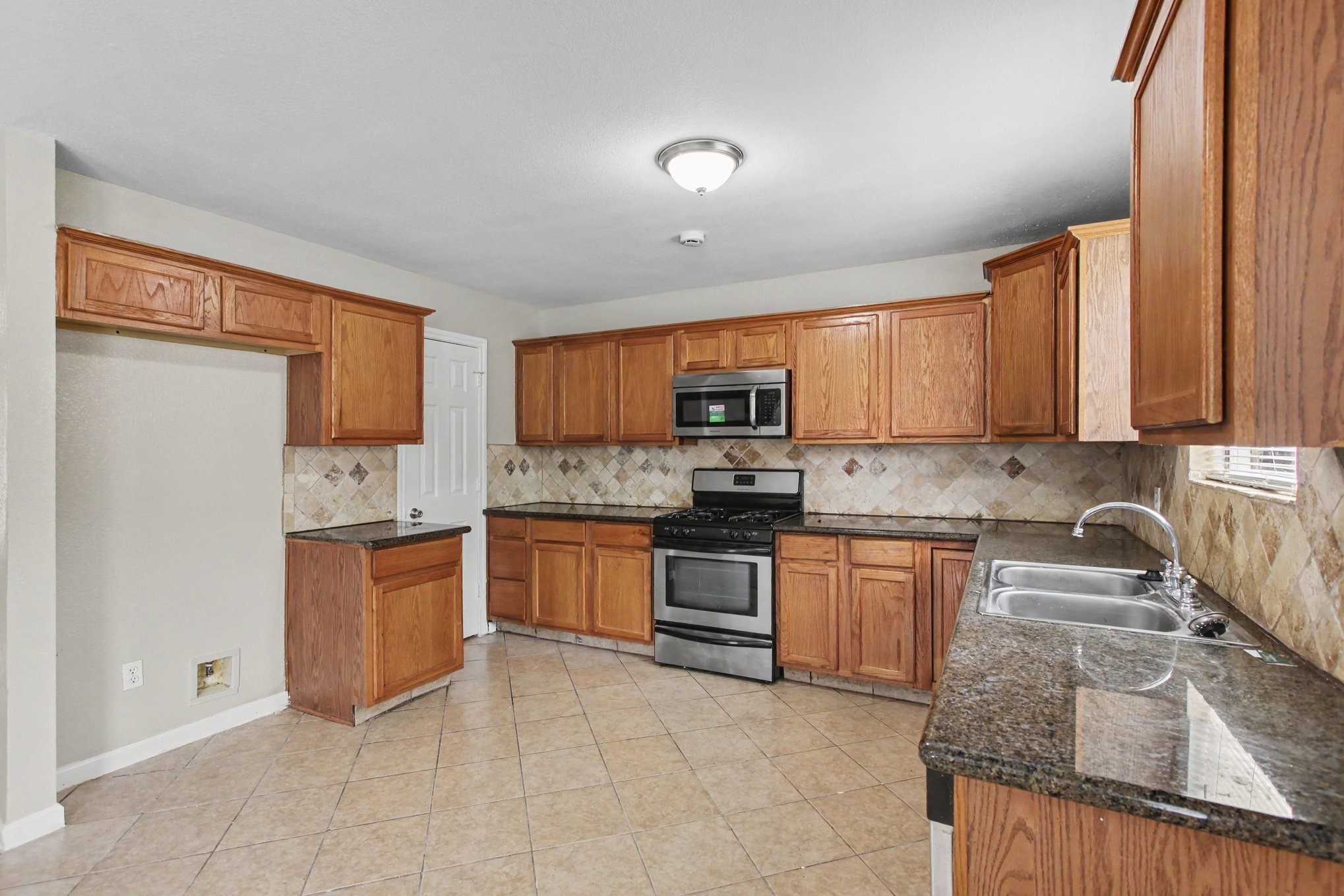 18481 Sunrise Oaks Court Property Photo 5