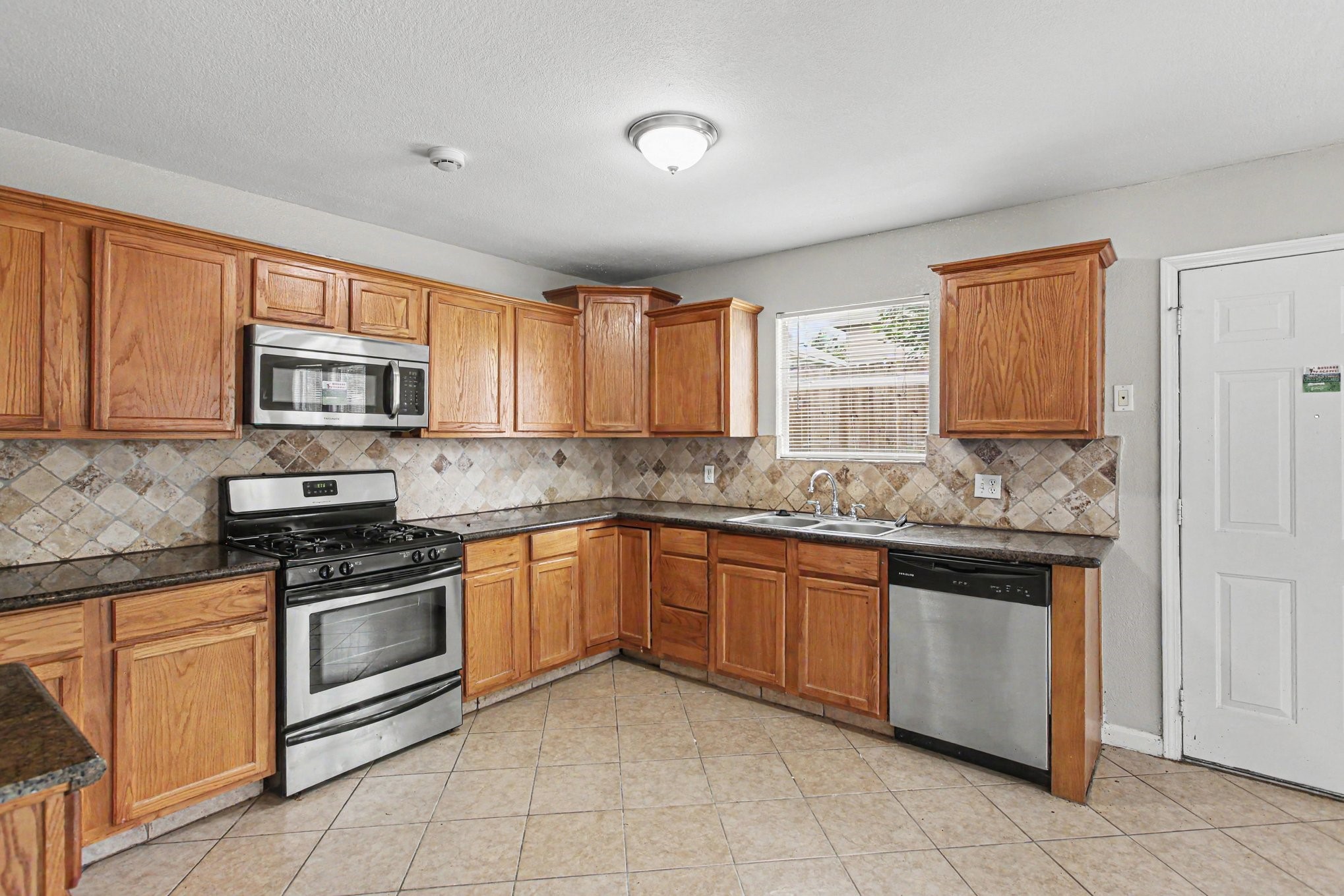 18481 Sunrise Oaks Court Property Photo 6
