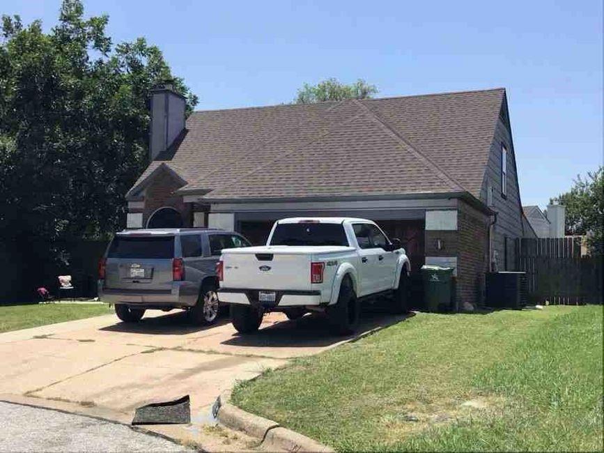 1012 Ashmount Lane Property Photo 2
