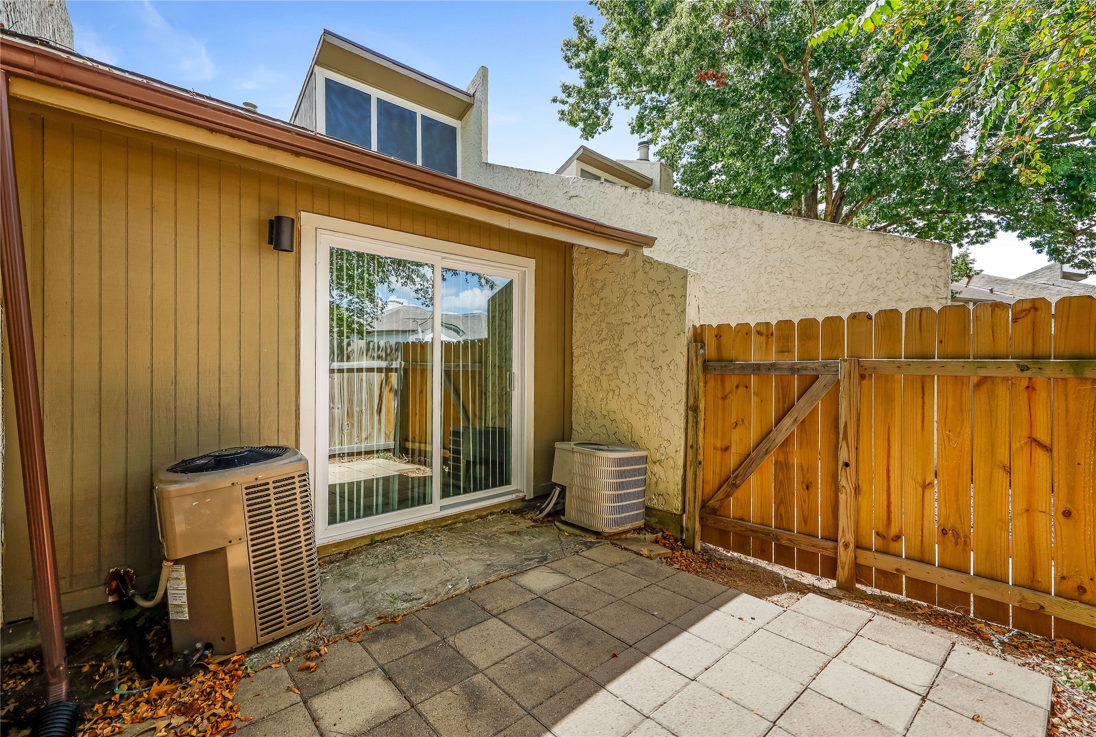 12239 Glenview Drive Property Photo 8