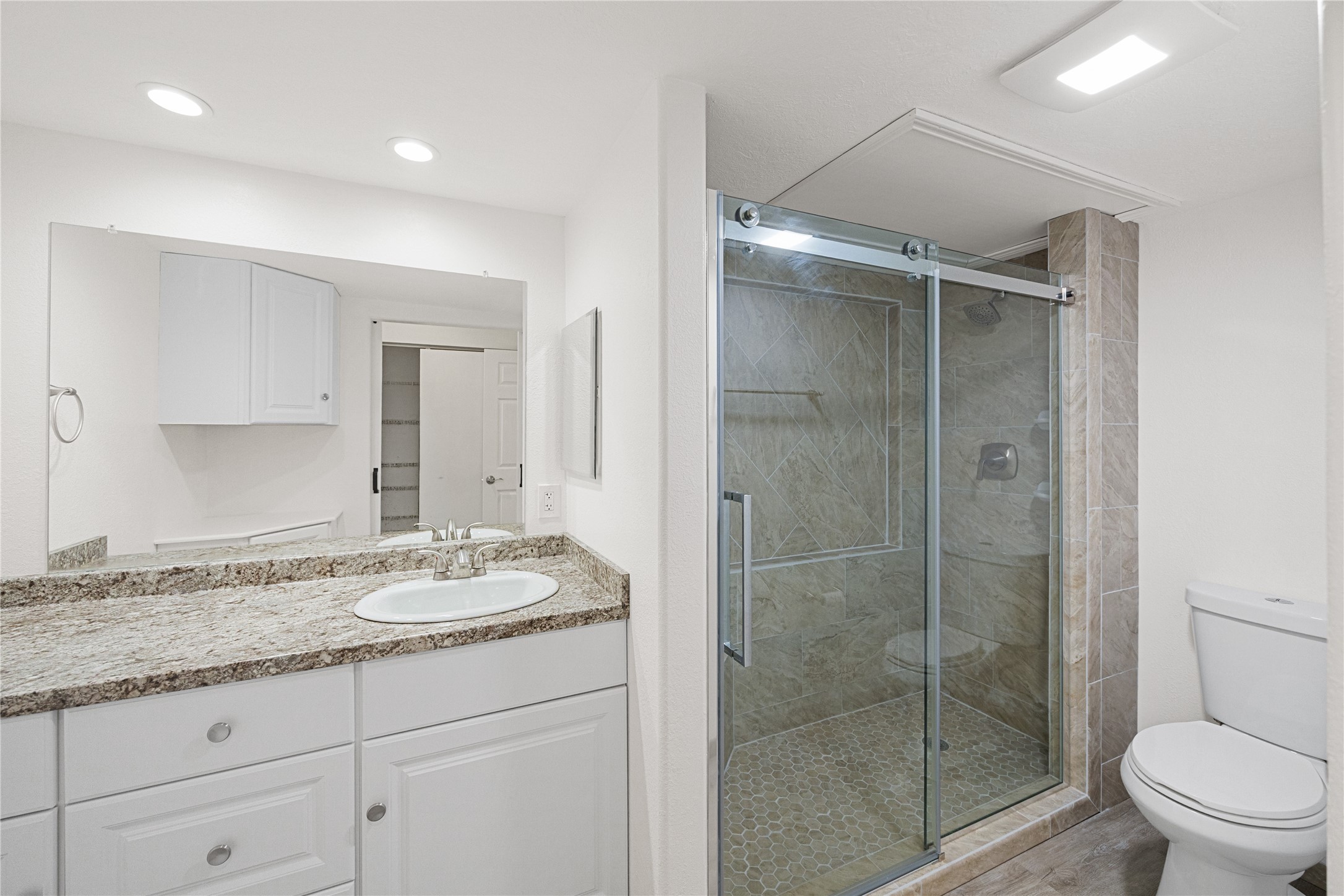 12239 Glenview Drive Property Photo 9