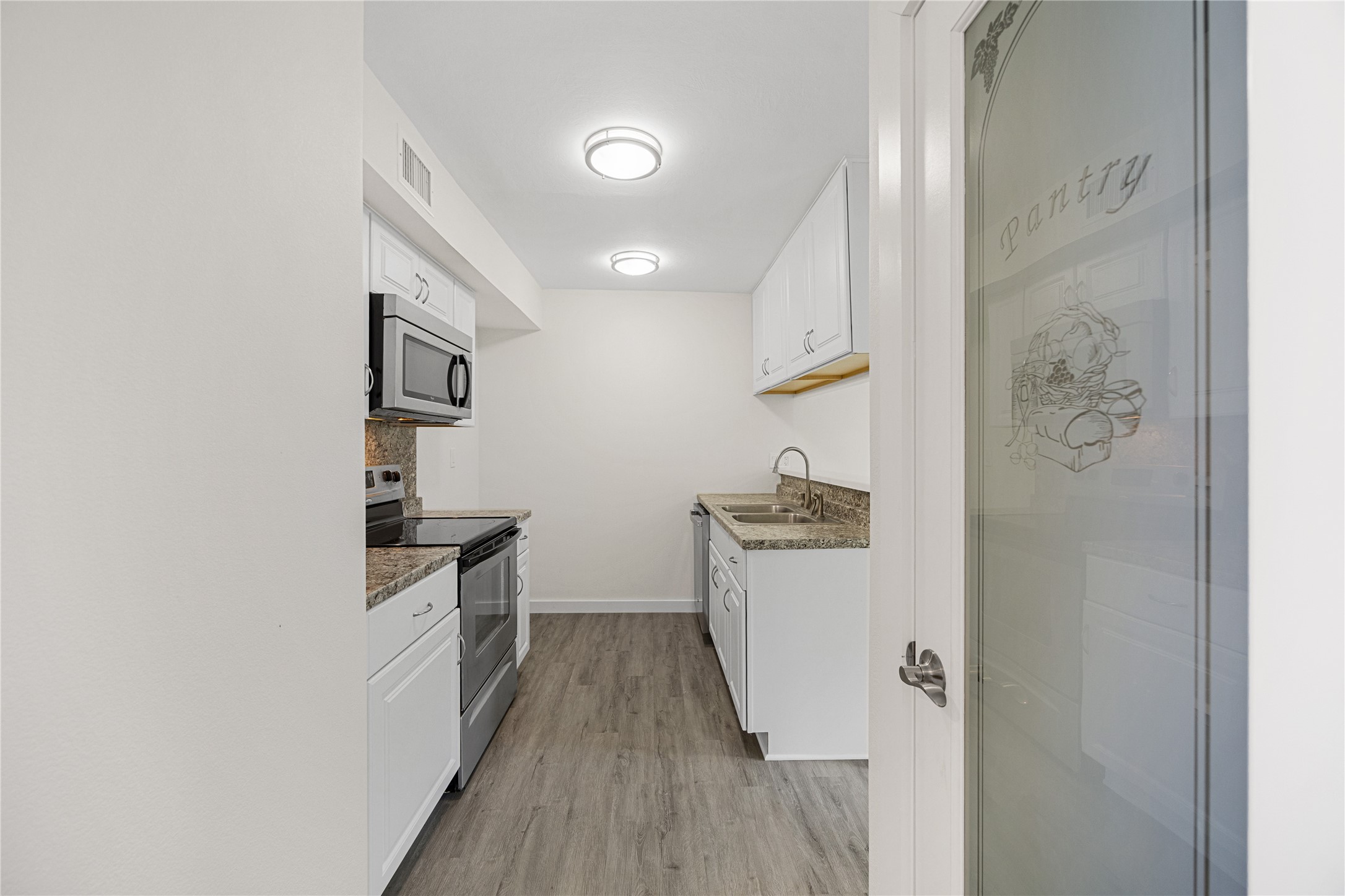 12239 Glenview Drive Property Photo 12