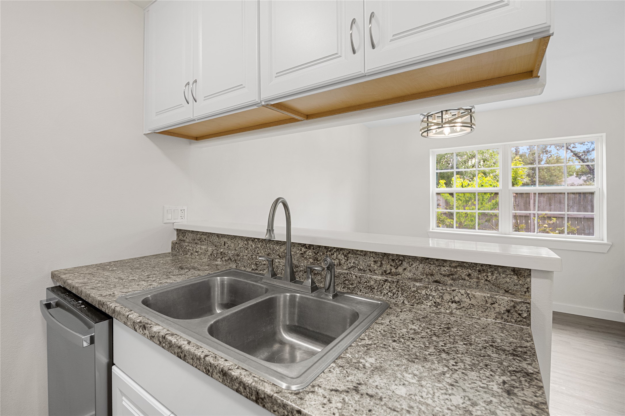 12239 Glenview Drive Property Photo 14