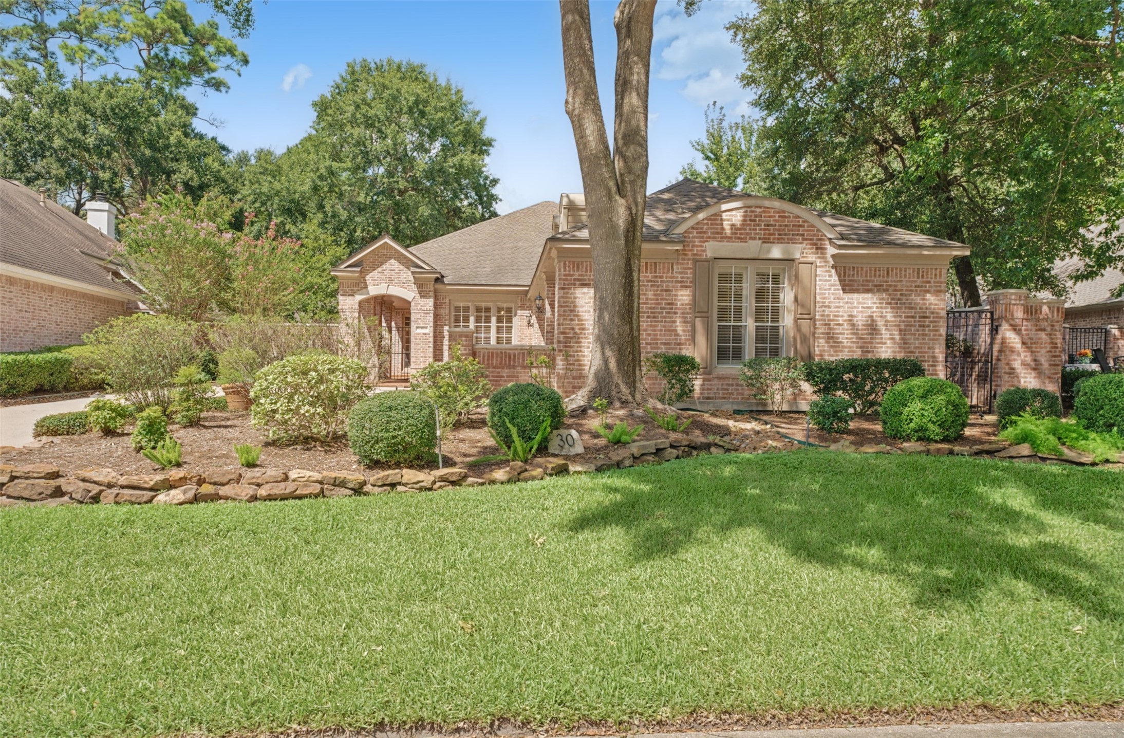 30 N Castlegreen Circle Property Photo 1