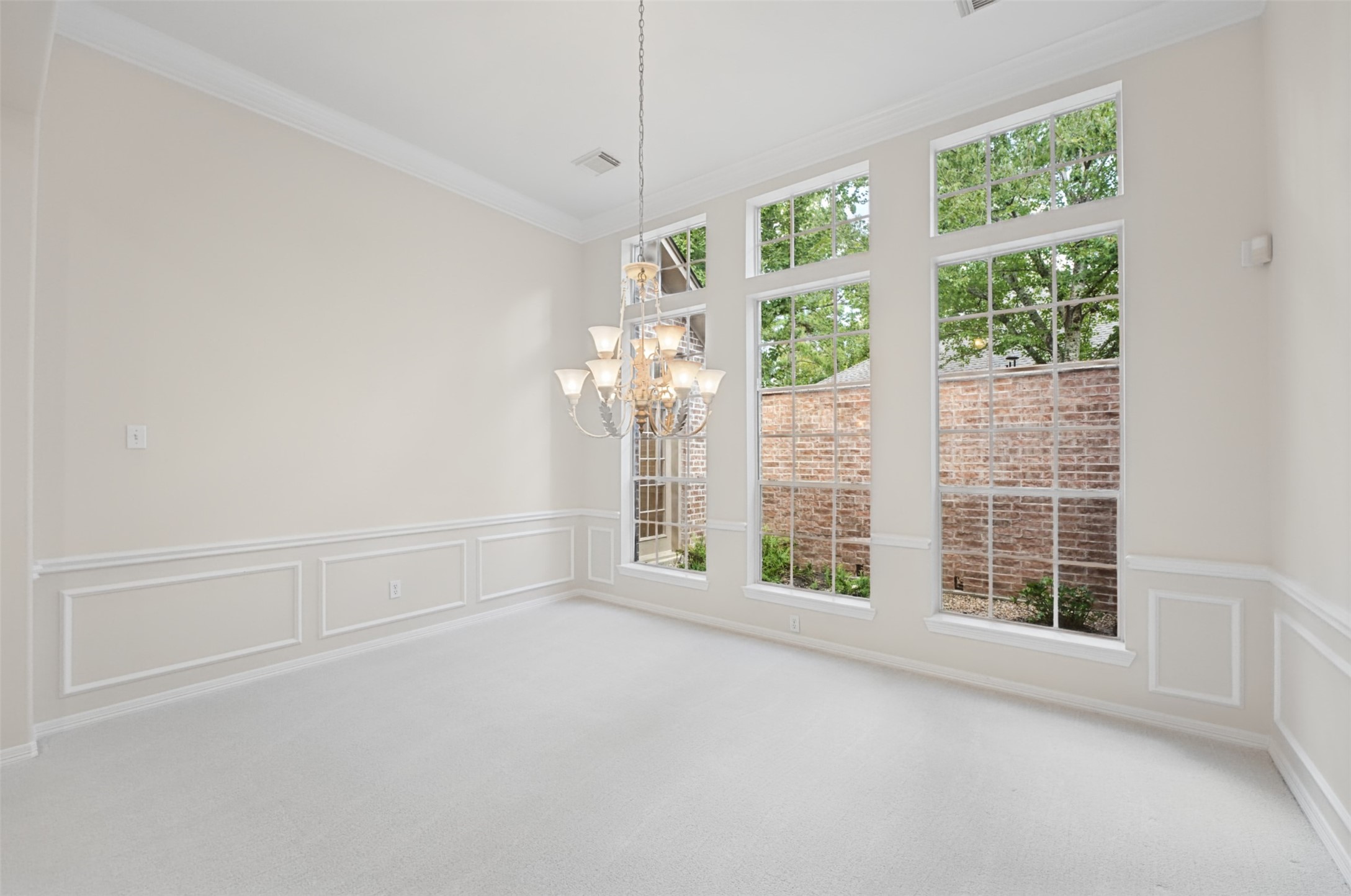 30 N Castlegreen Circle Property Photo 14