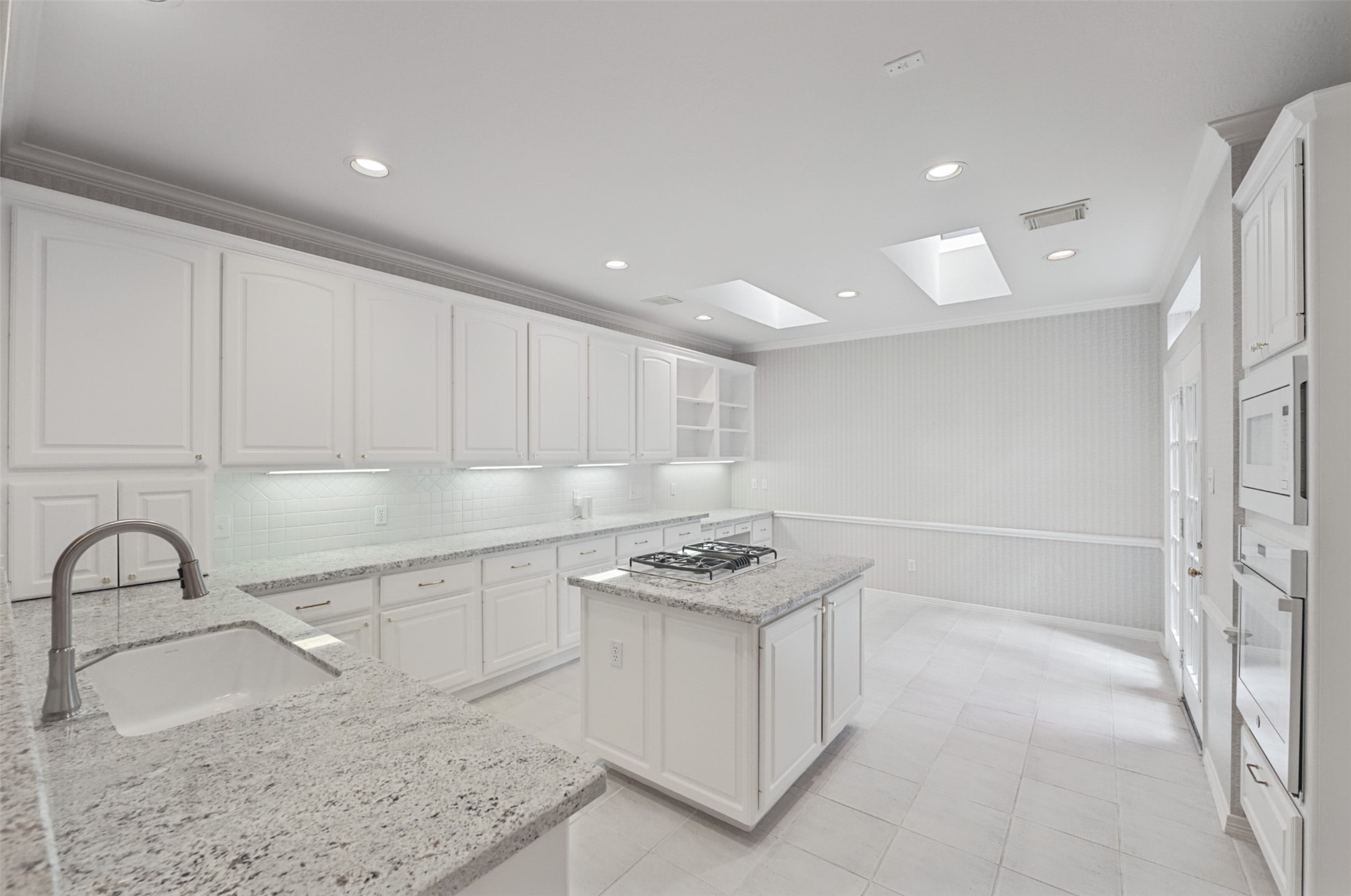 30 N Castlegreen Circle Property Photo 17