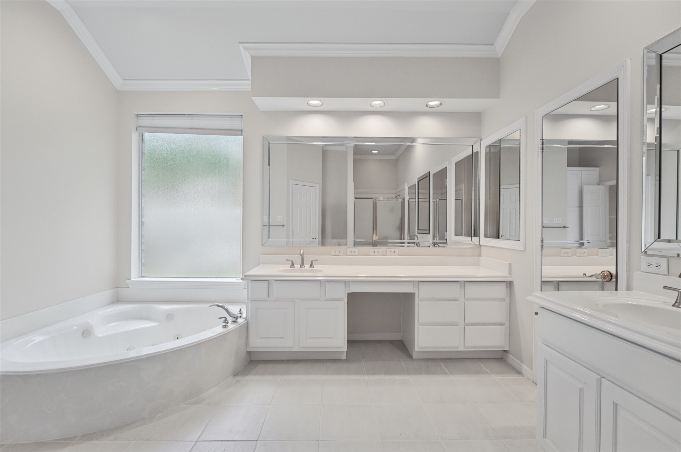 30 N Castlegreen Circle Property Photo 26