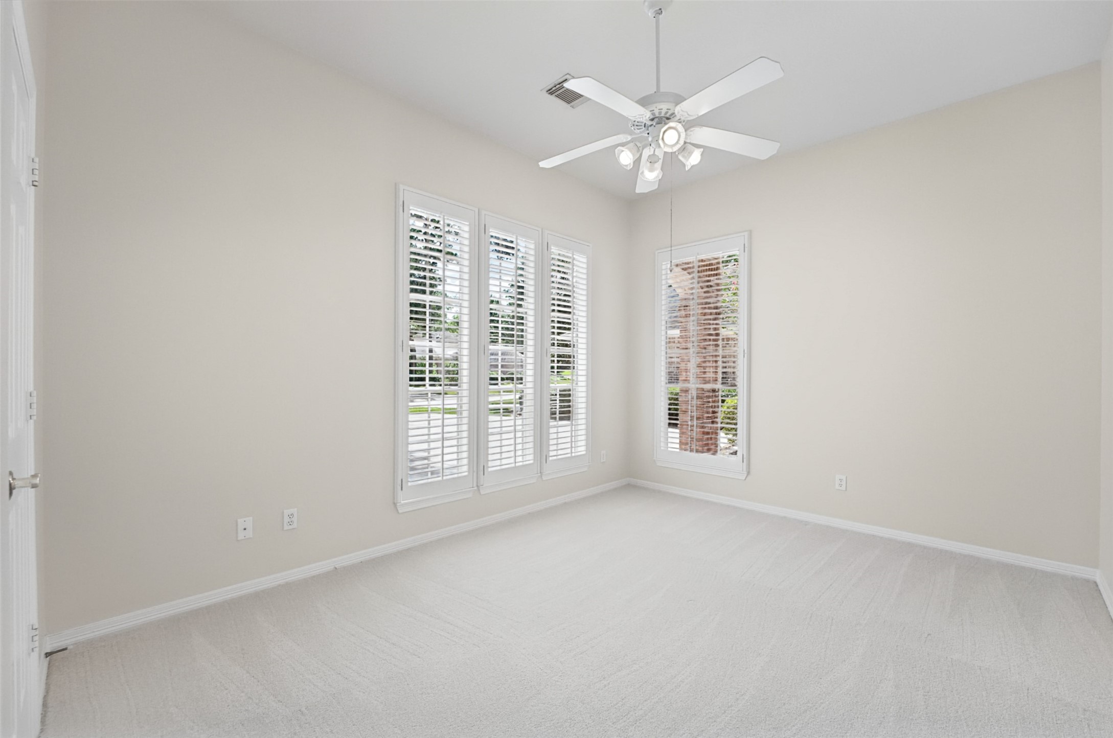 30 N Castlegreen Circle Property Photo 27