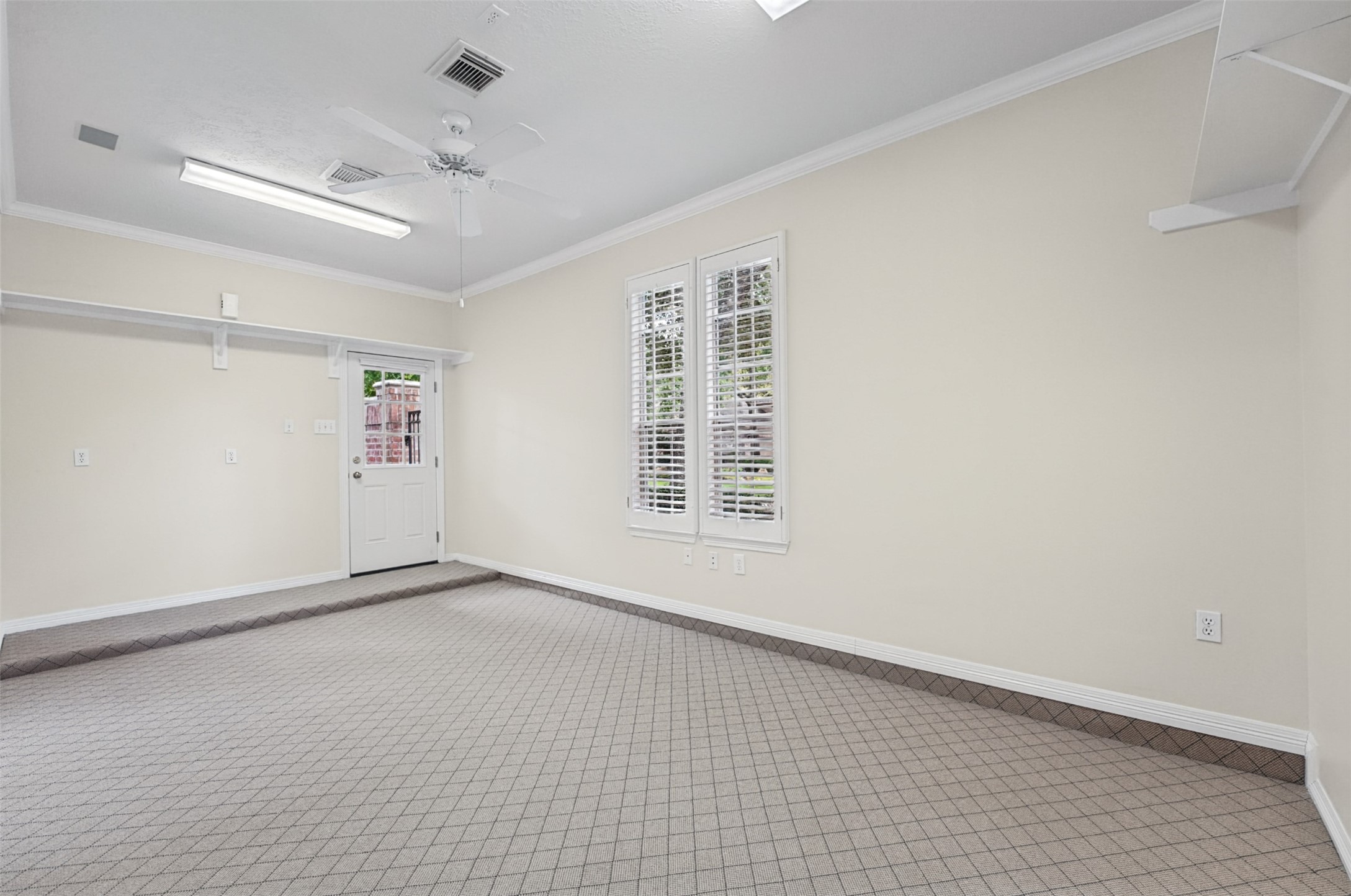 30 N Castlegreen Circle Property Photo 32