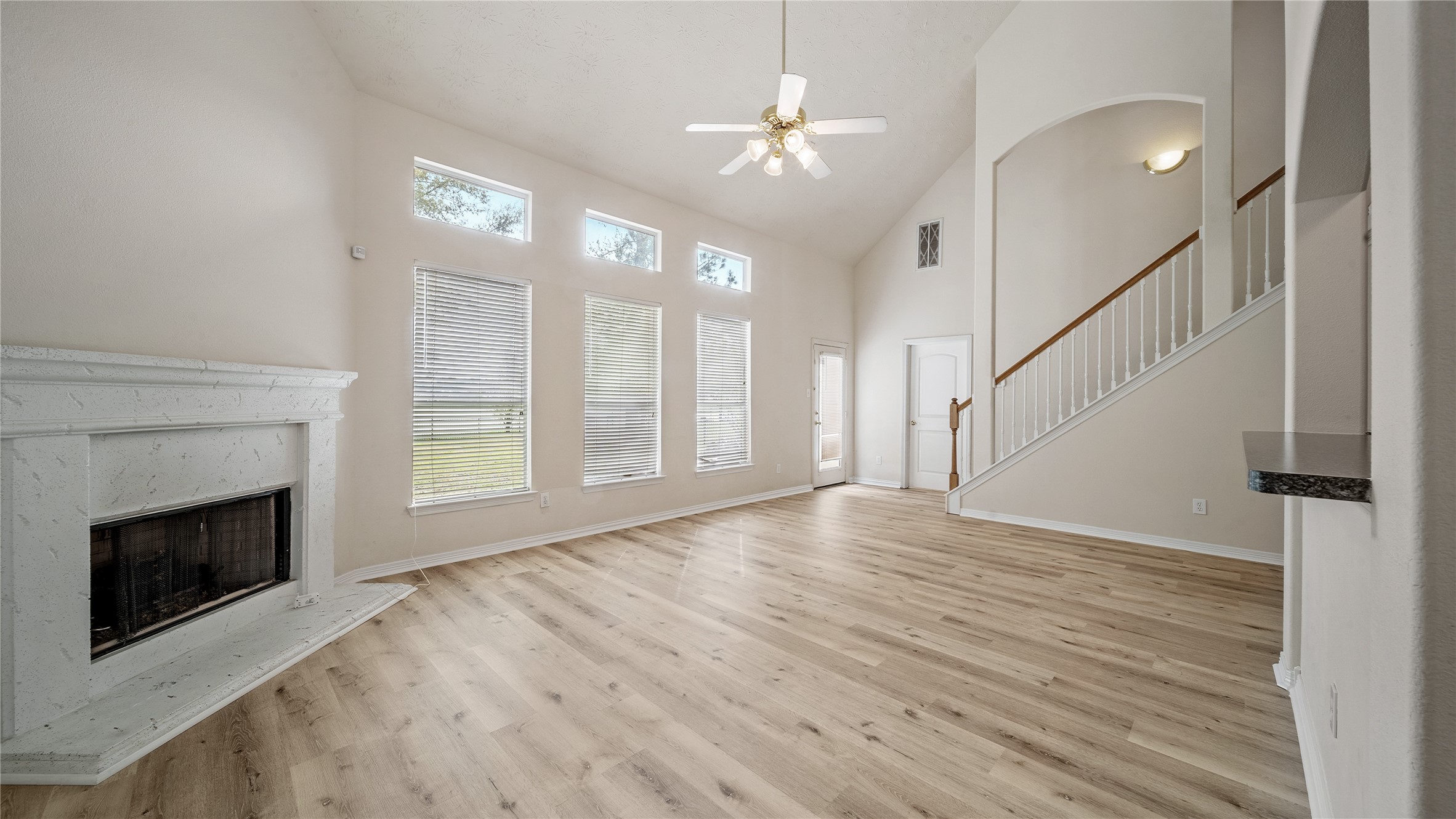 9219 E Lakeside Drive Property Photo 5
