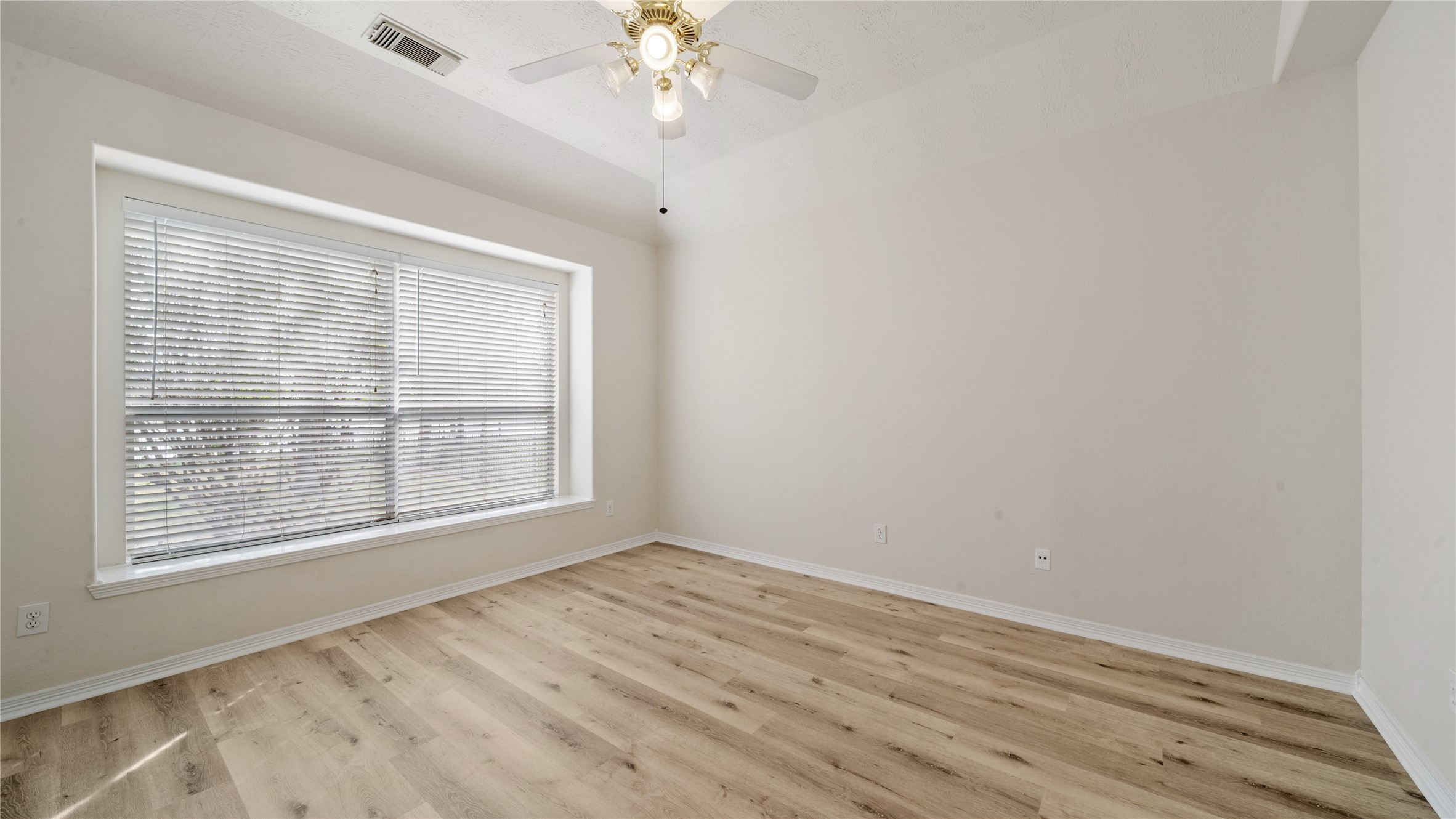 9219 E Lakeside Drive Property Photo 14