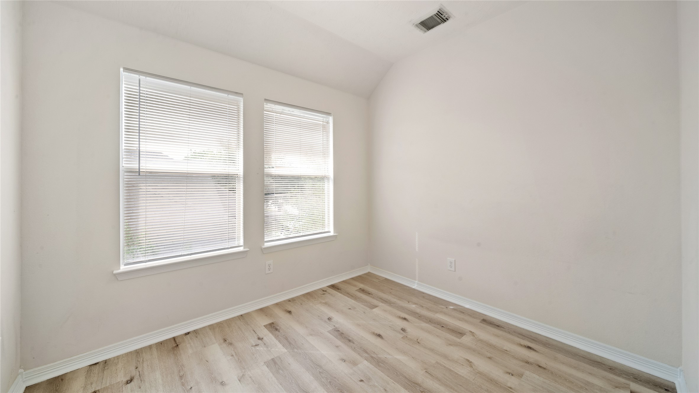 9219 E Lakeside Drive Property Photo 17