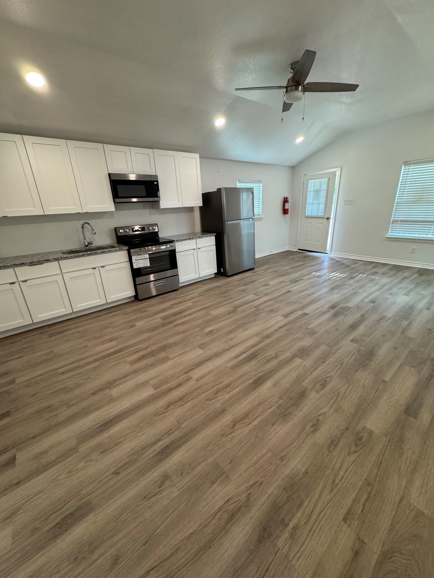 24094 Sears 53 Property Photo 6