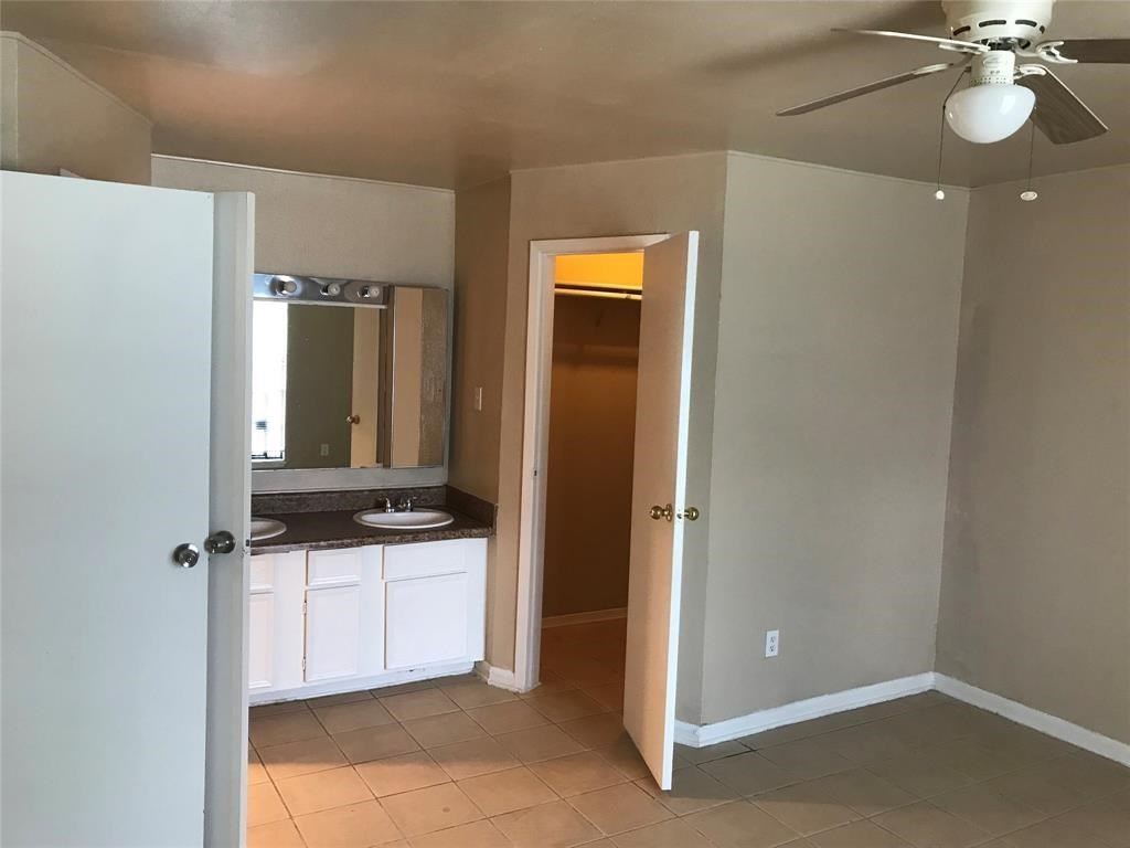 9090 S Braeswood Boulevard Property Photo 4