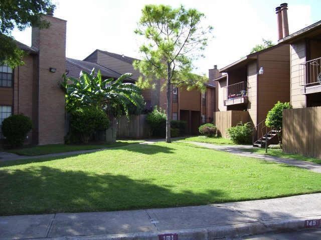 9090 S Braeswood Boulevard Property Photo 8
