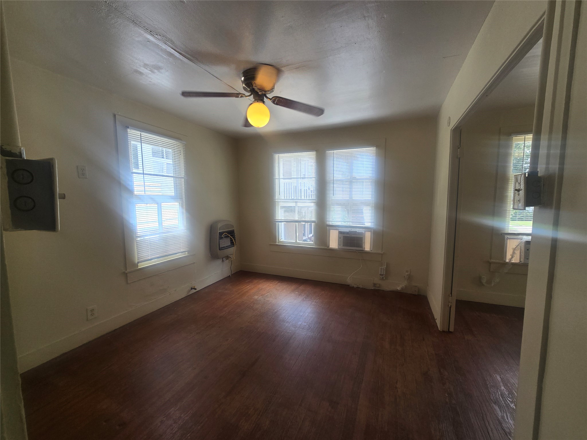2221 35th Street Rear Property Photo 1
