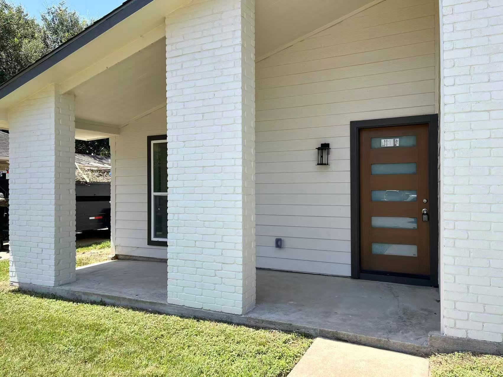 2910 Cherry Hills Drive Property Photo 2