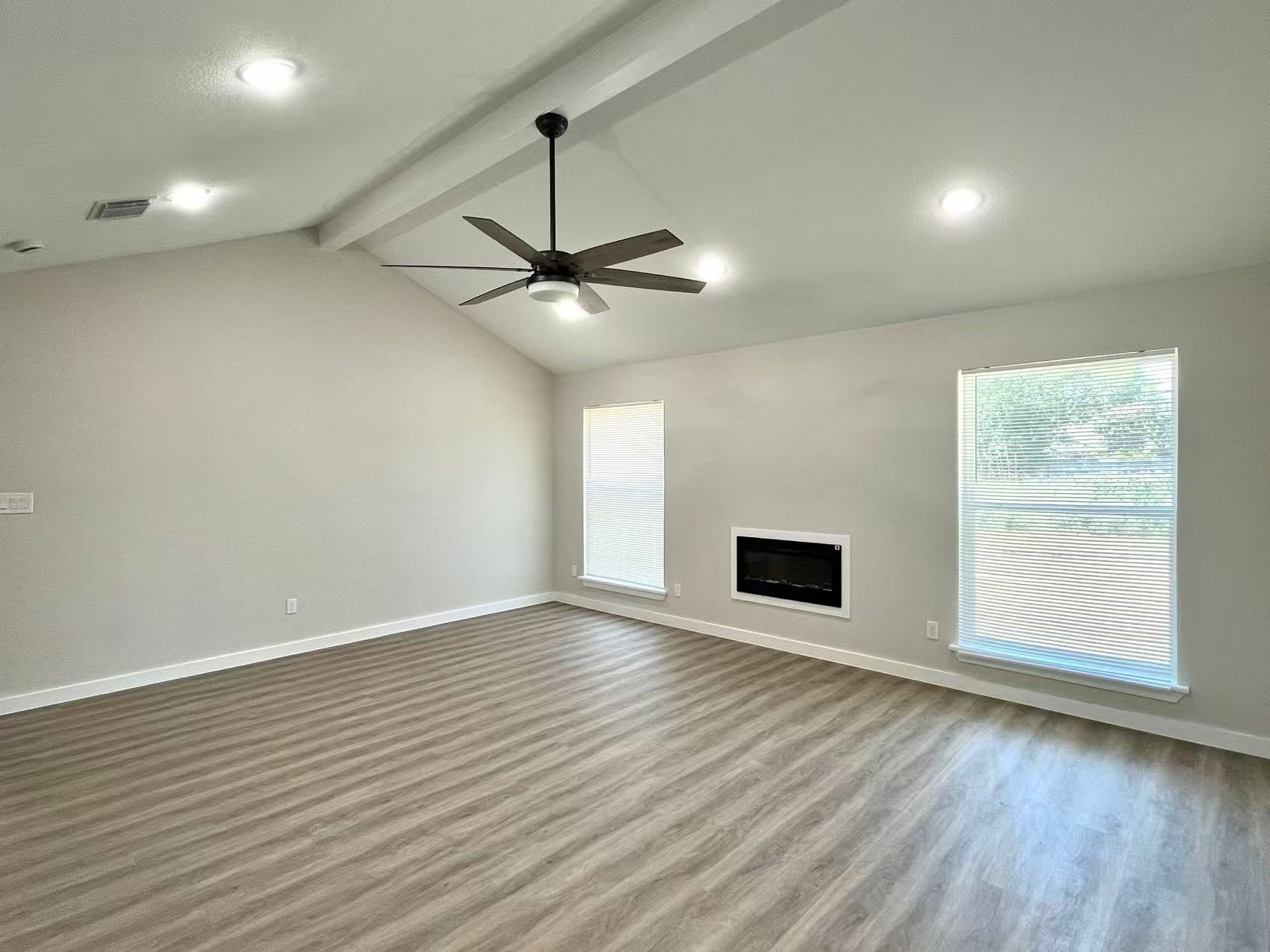 2910 Cherry Hills Drive Property Photo 6