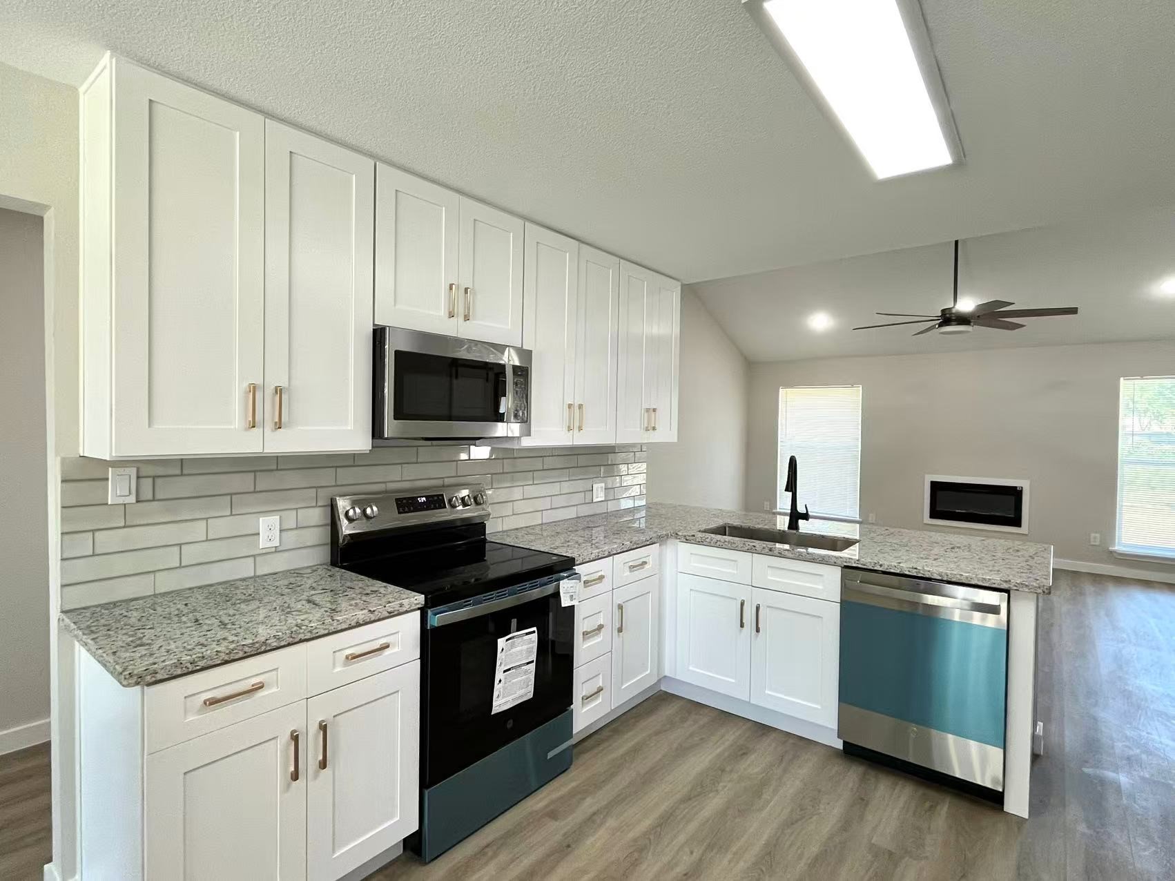 2910 Cherry Hills Drive Property Photo 8