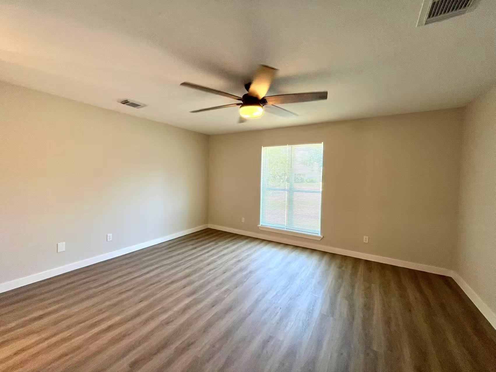 2910 Cherry Hills Drive Property Photo 14