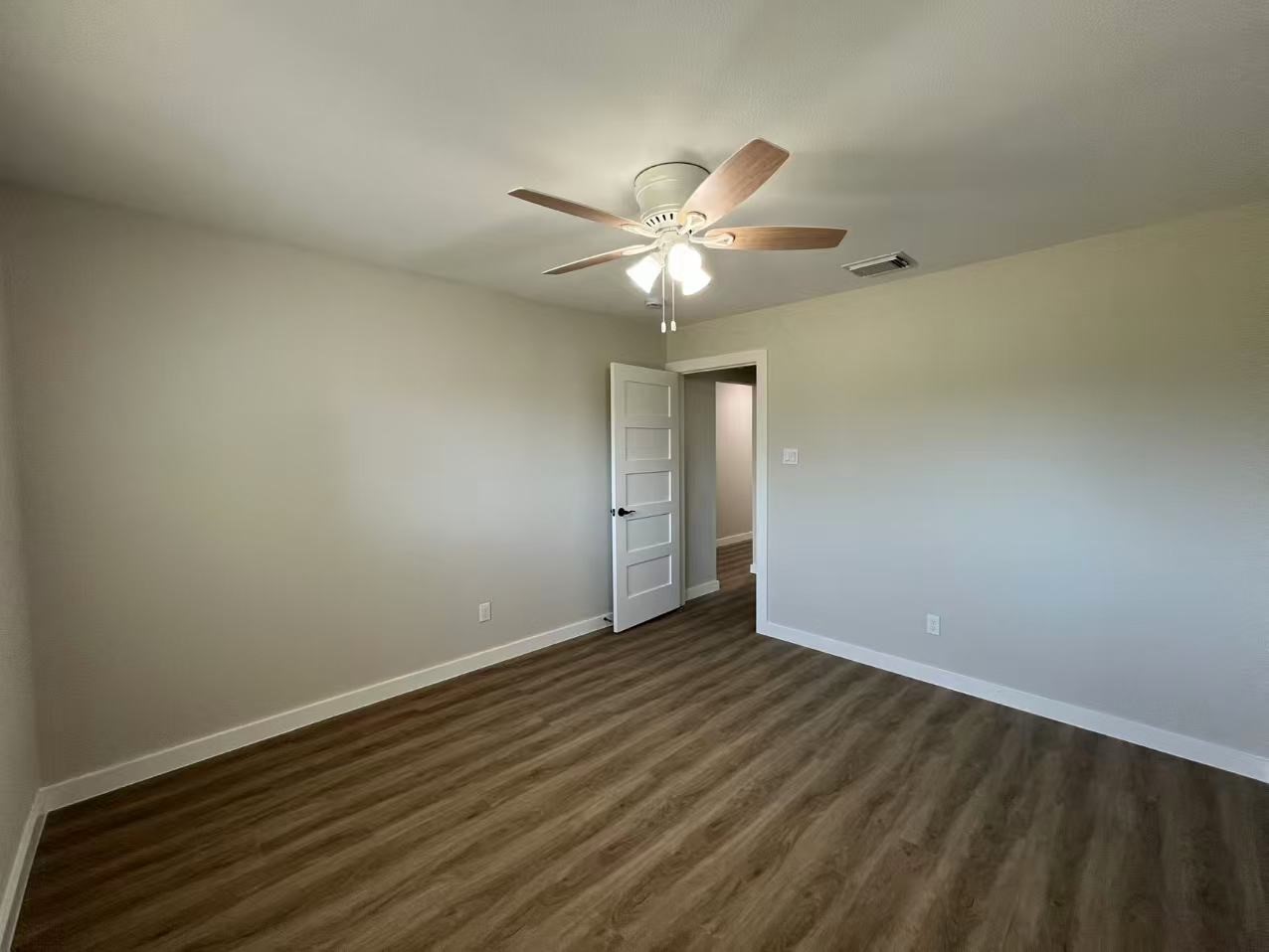 2910 Cherry Hills Drive Property Photo 15